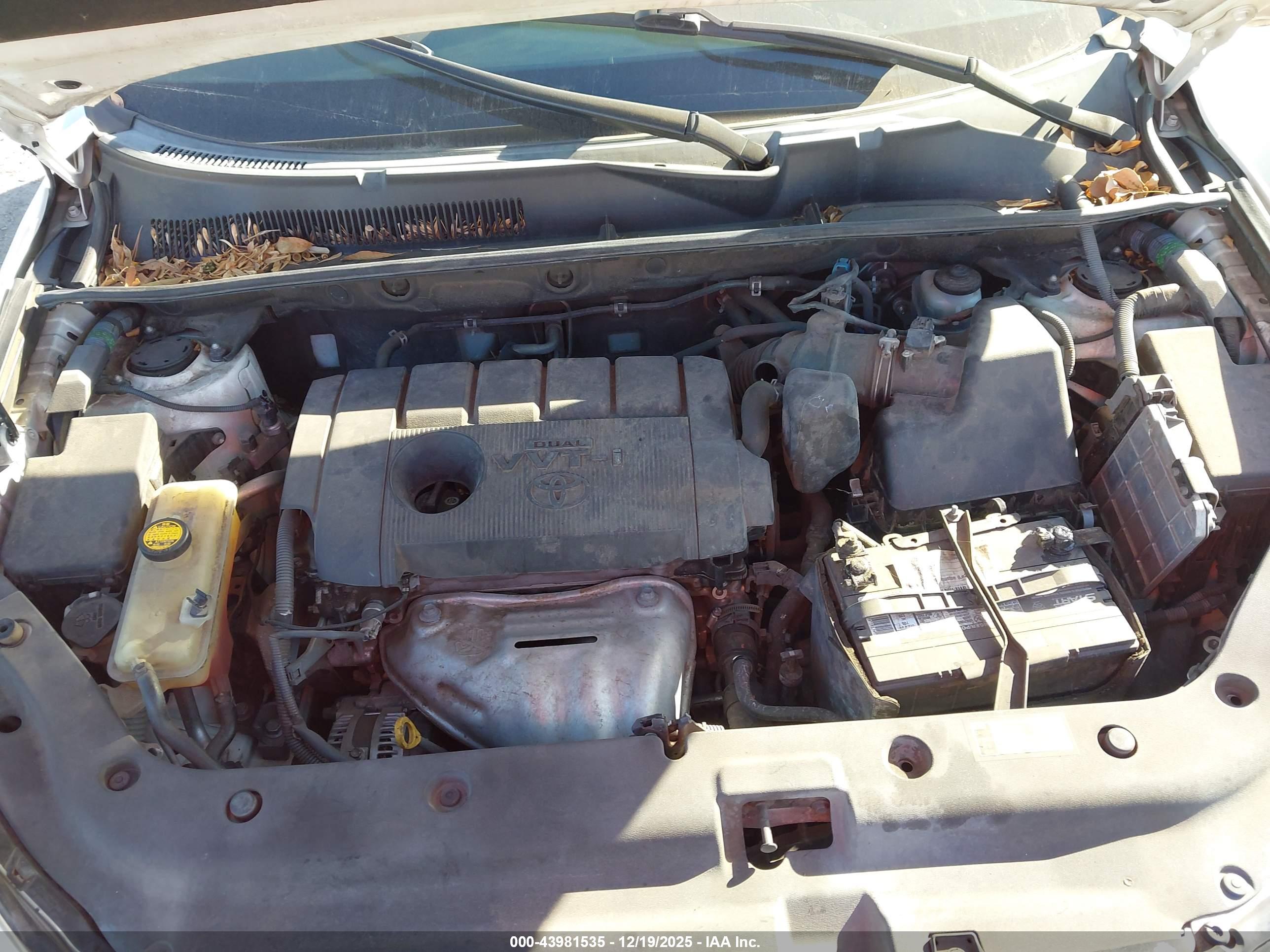 TOYOTA RAV4 image 10