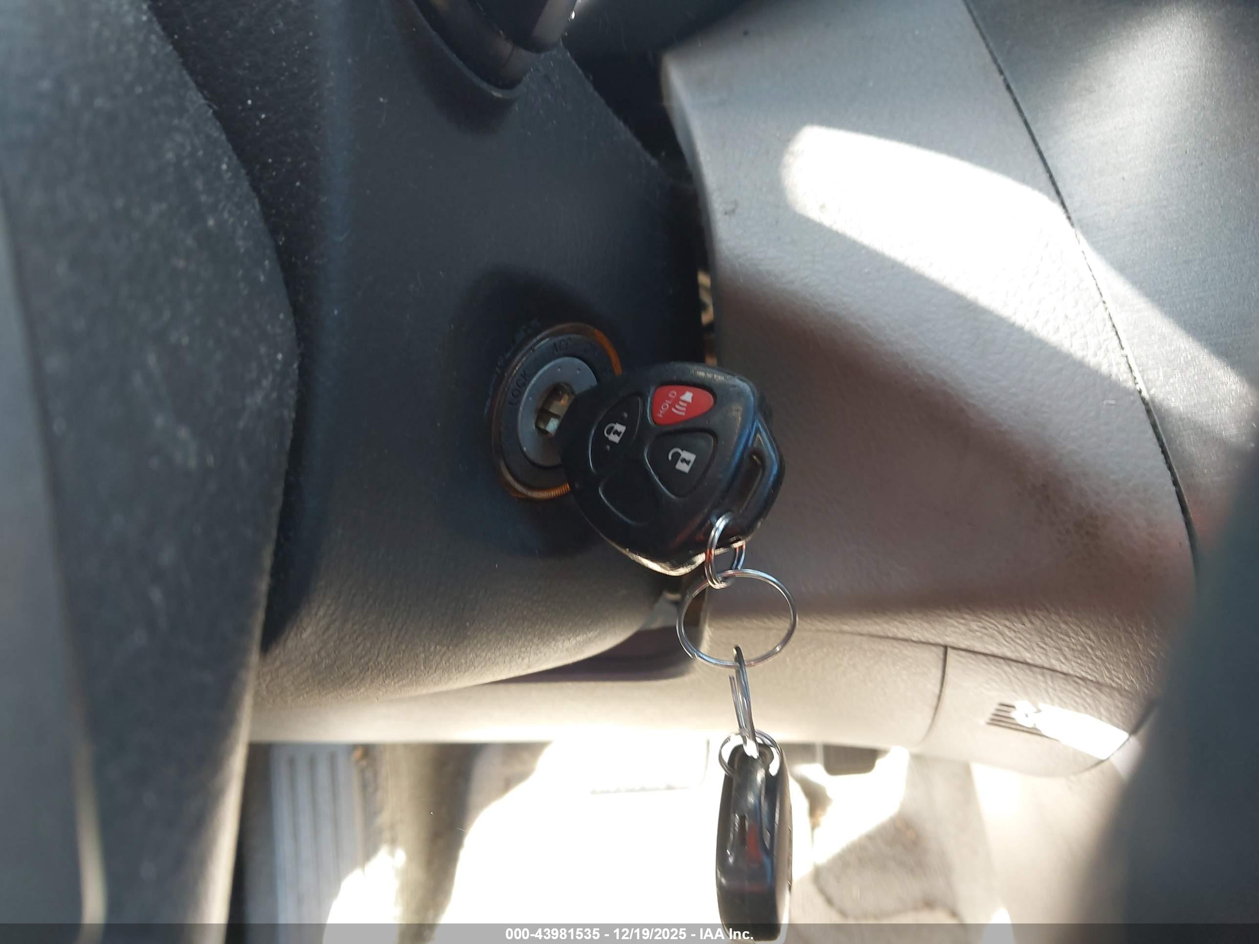 TOYOTA RAV4 image 11