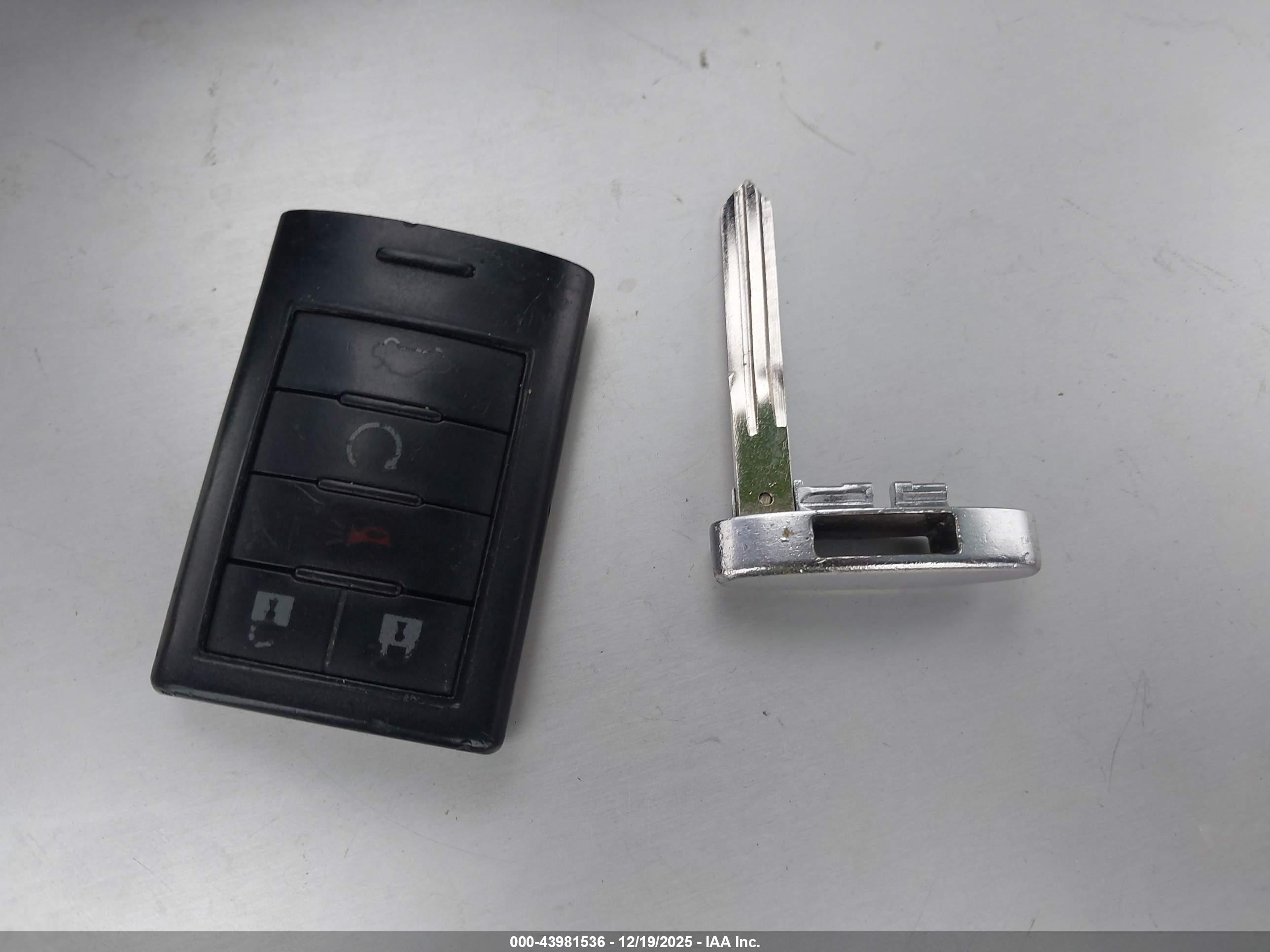 CADILLAC CTS image 11