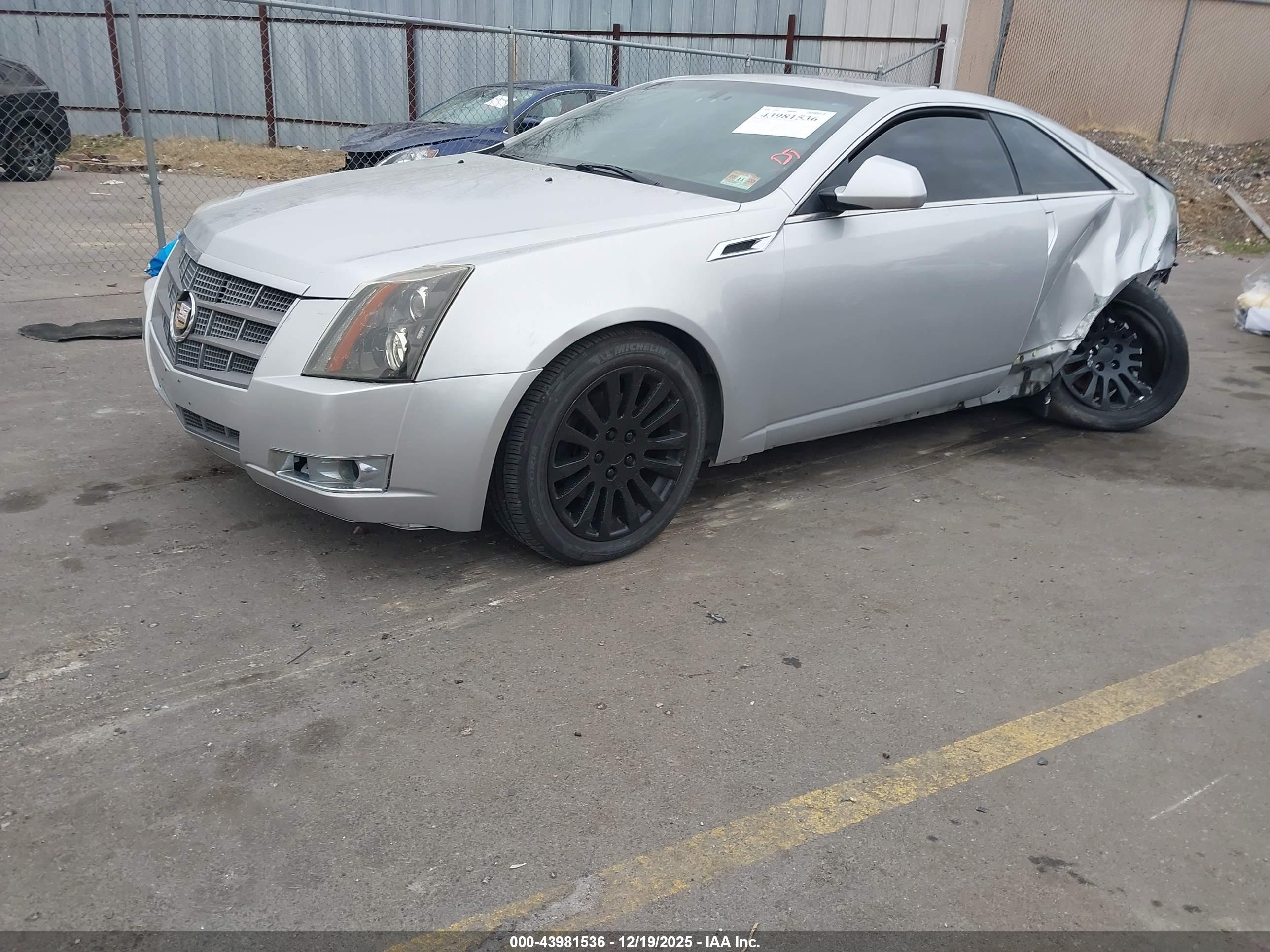 CADILLAC CTS image 2