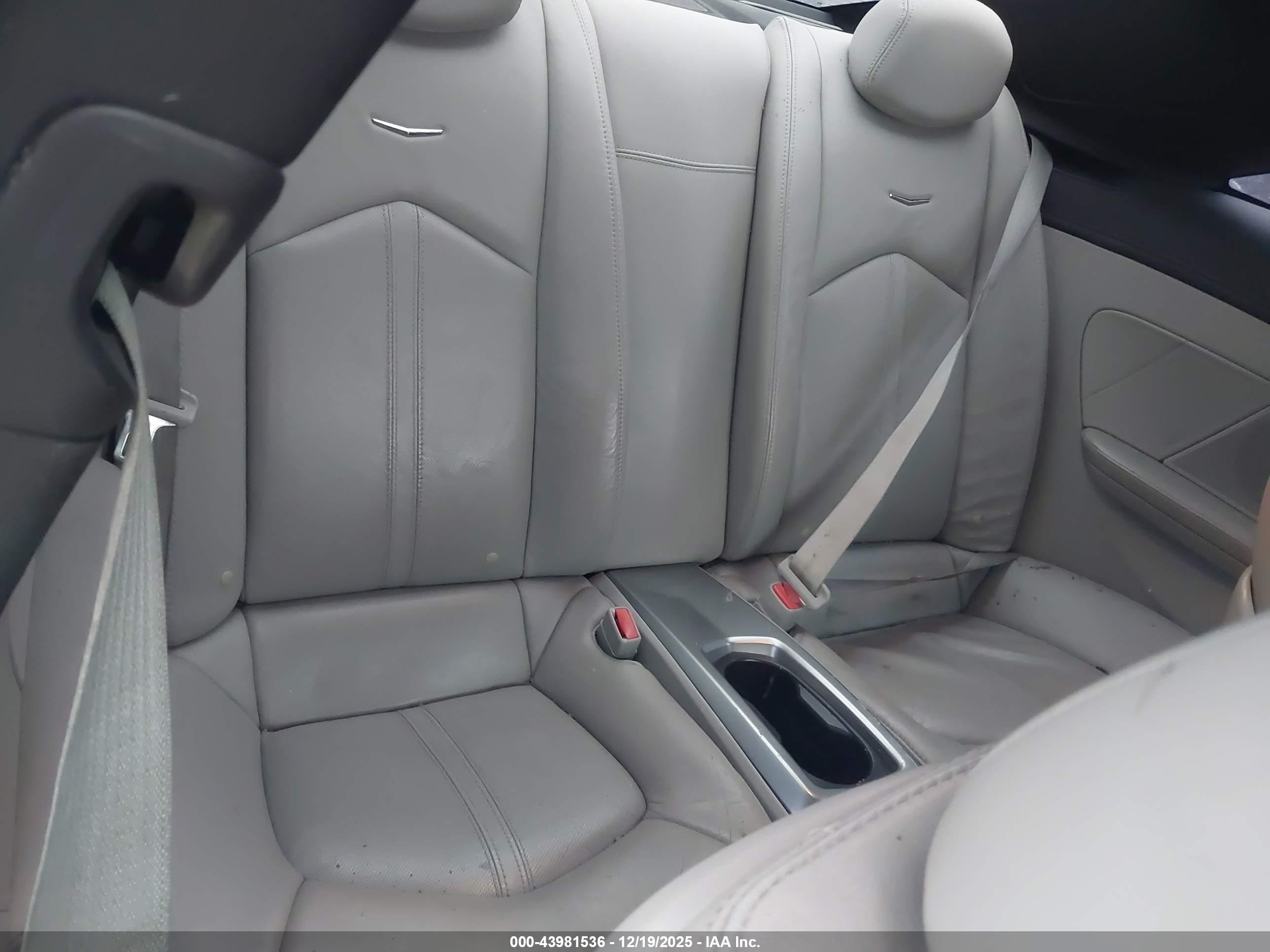 CADILLAC CTS image 8