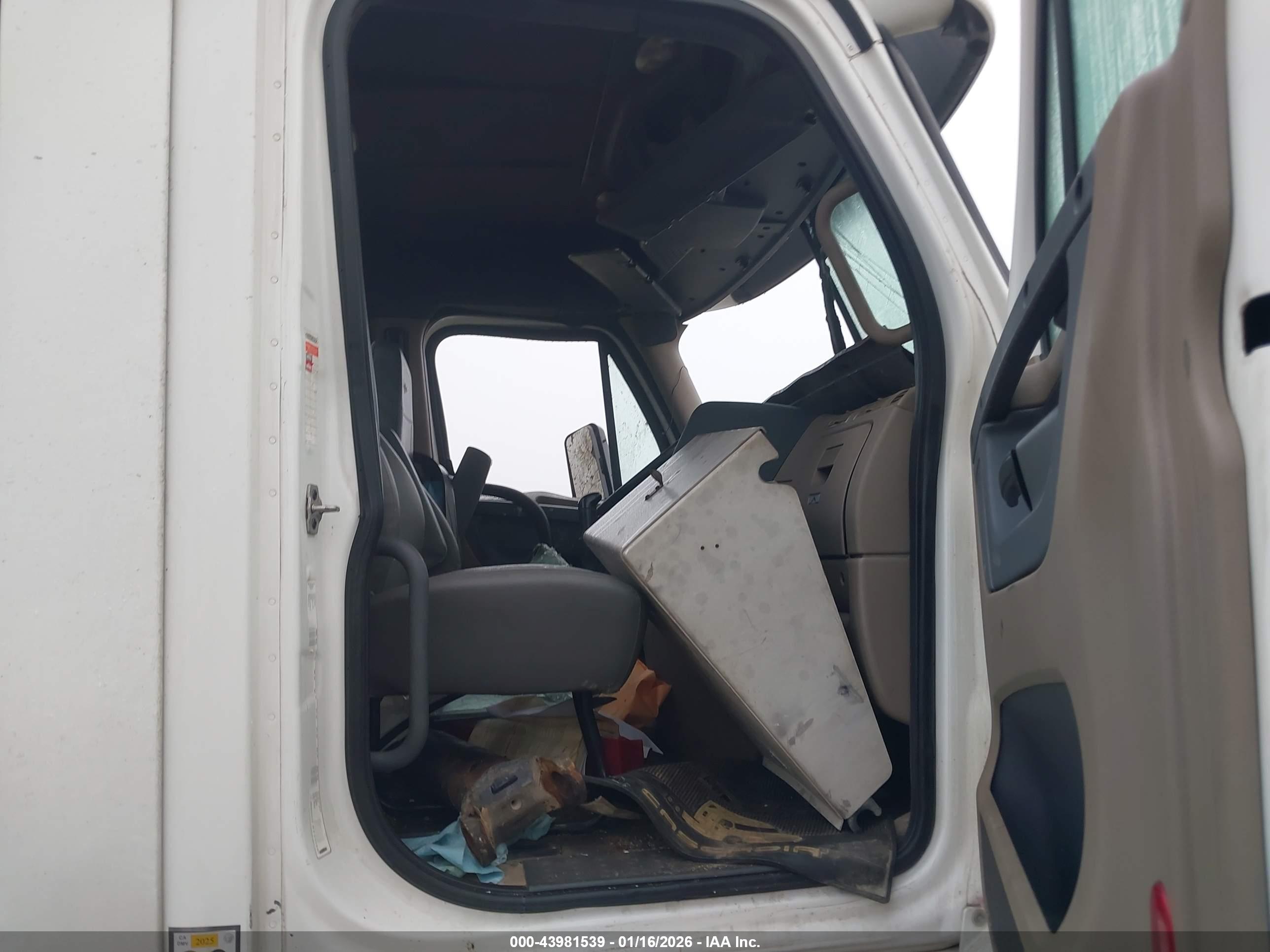 FREIGHTLINER CASCADIA image 5