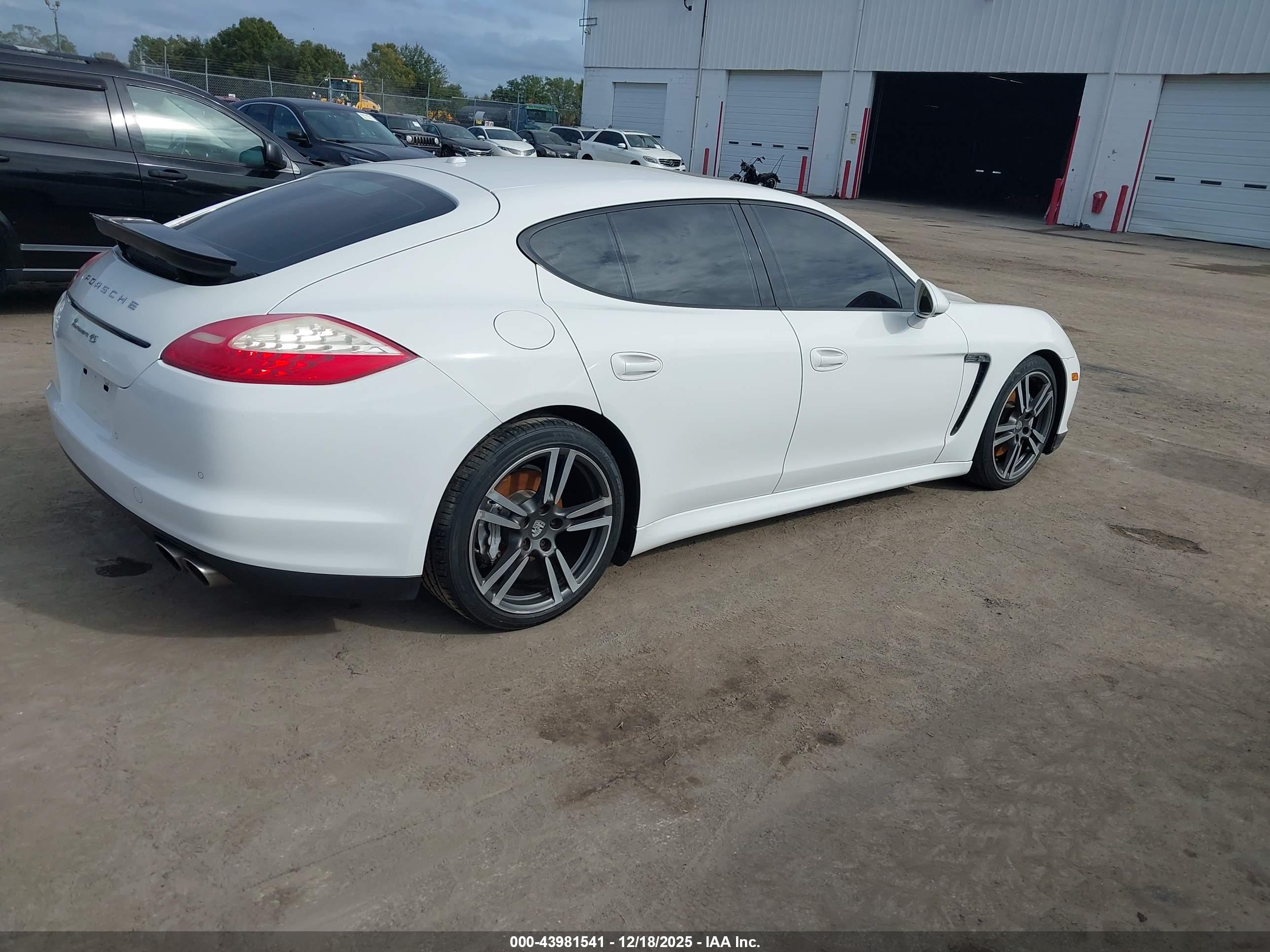 PORSCHE PANAMERA image 4