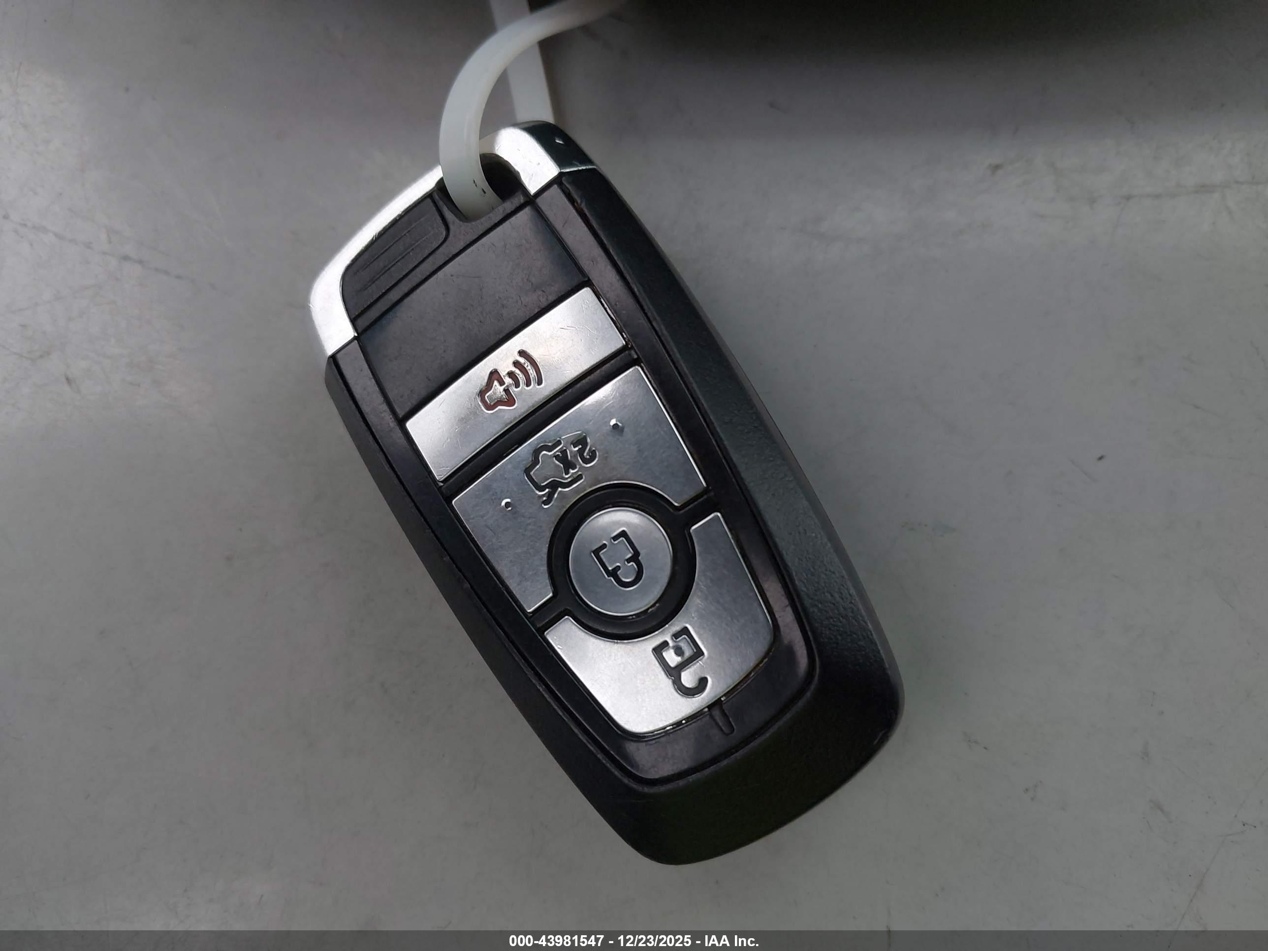 FORD MUSTANG image 11