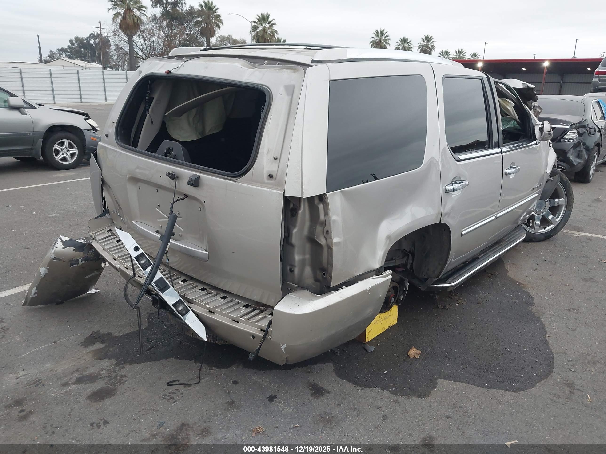 CADILLAC ESCALADE image 4
