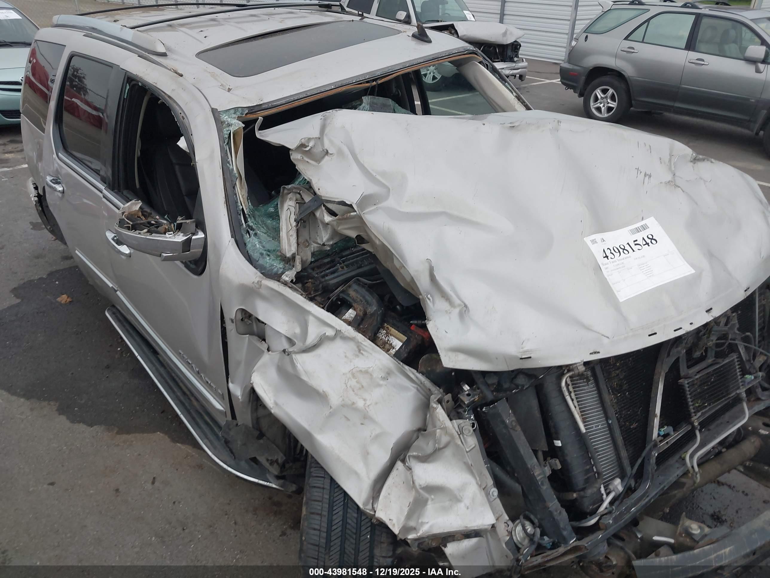 CADILLAC ESCALADE image 6