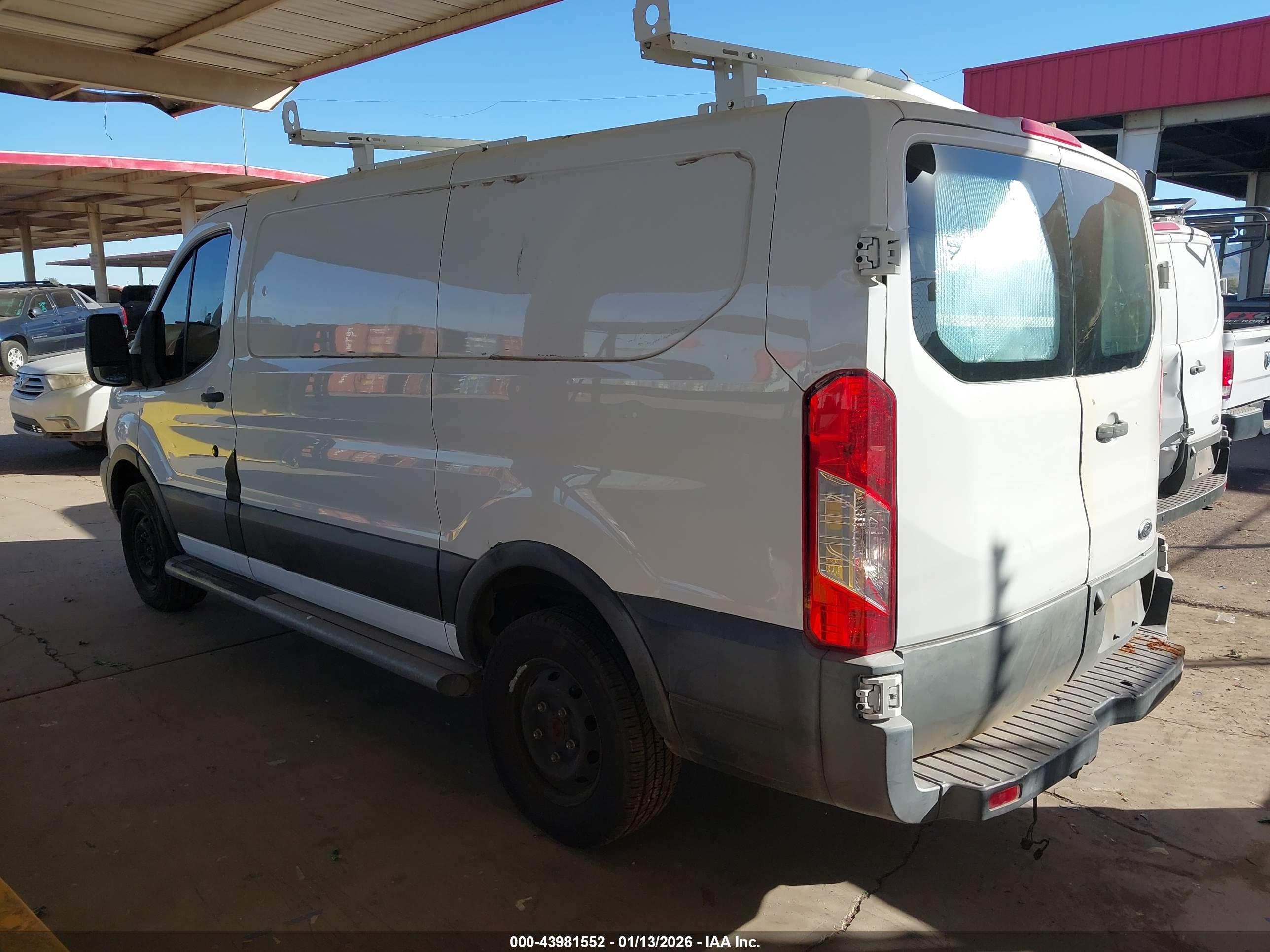 FORD TRANSIT-250 image 3