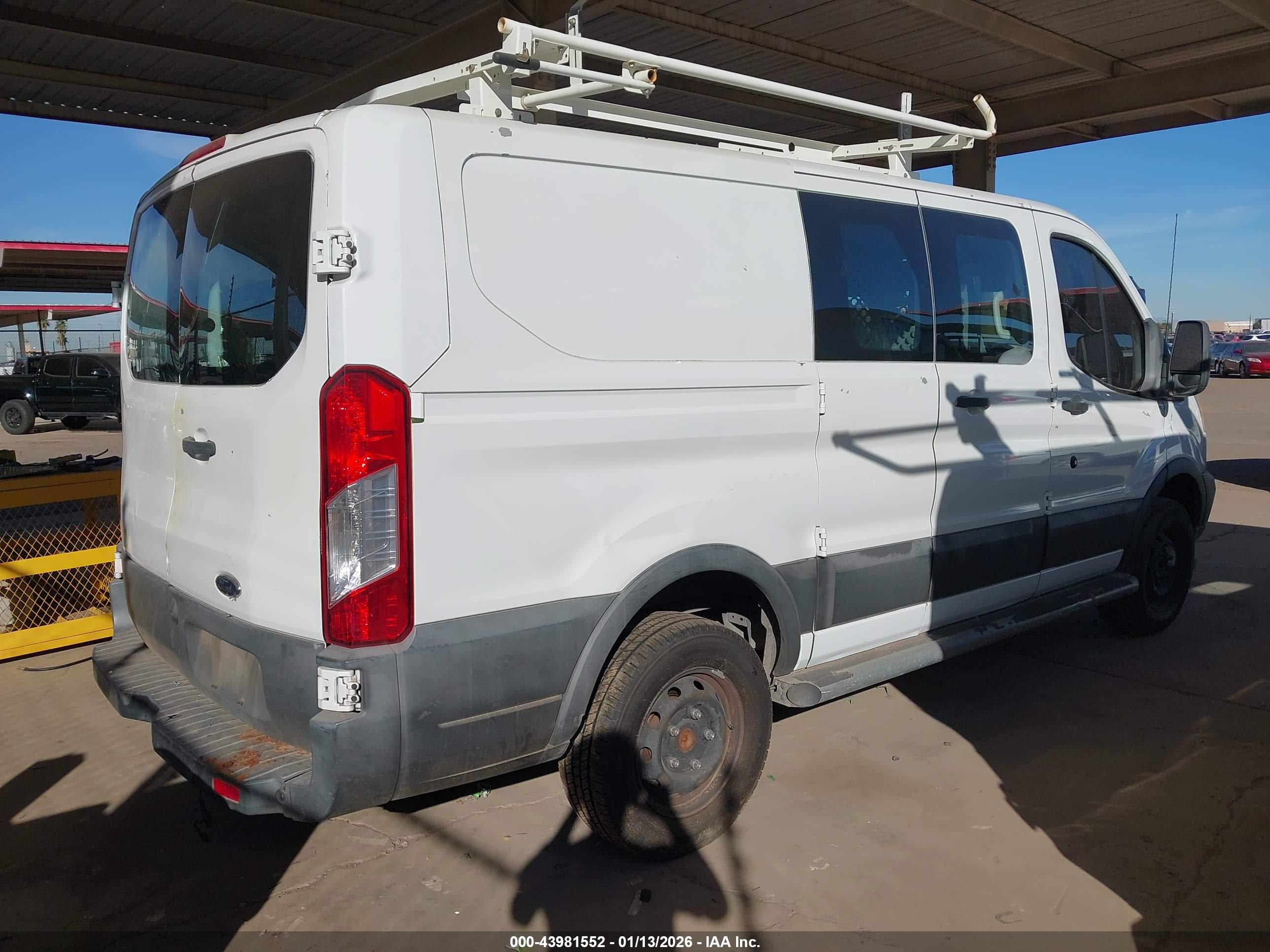 FORD TRANSIT-250 image 4