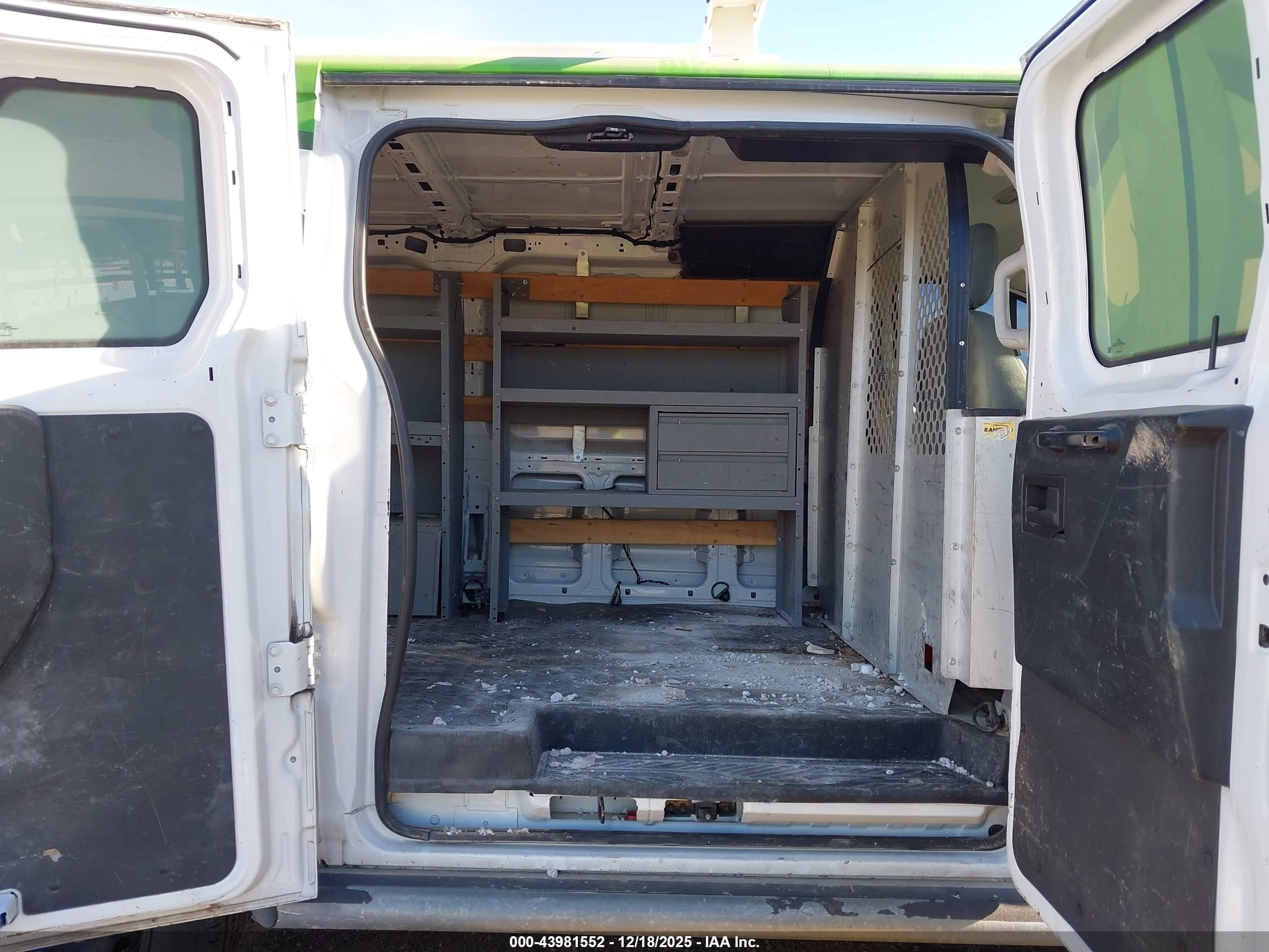 FORD TRANSIT-250 image 8