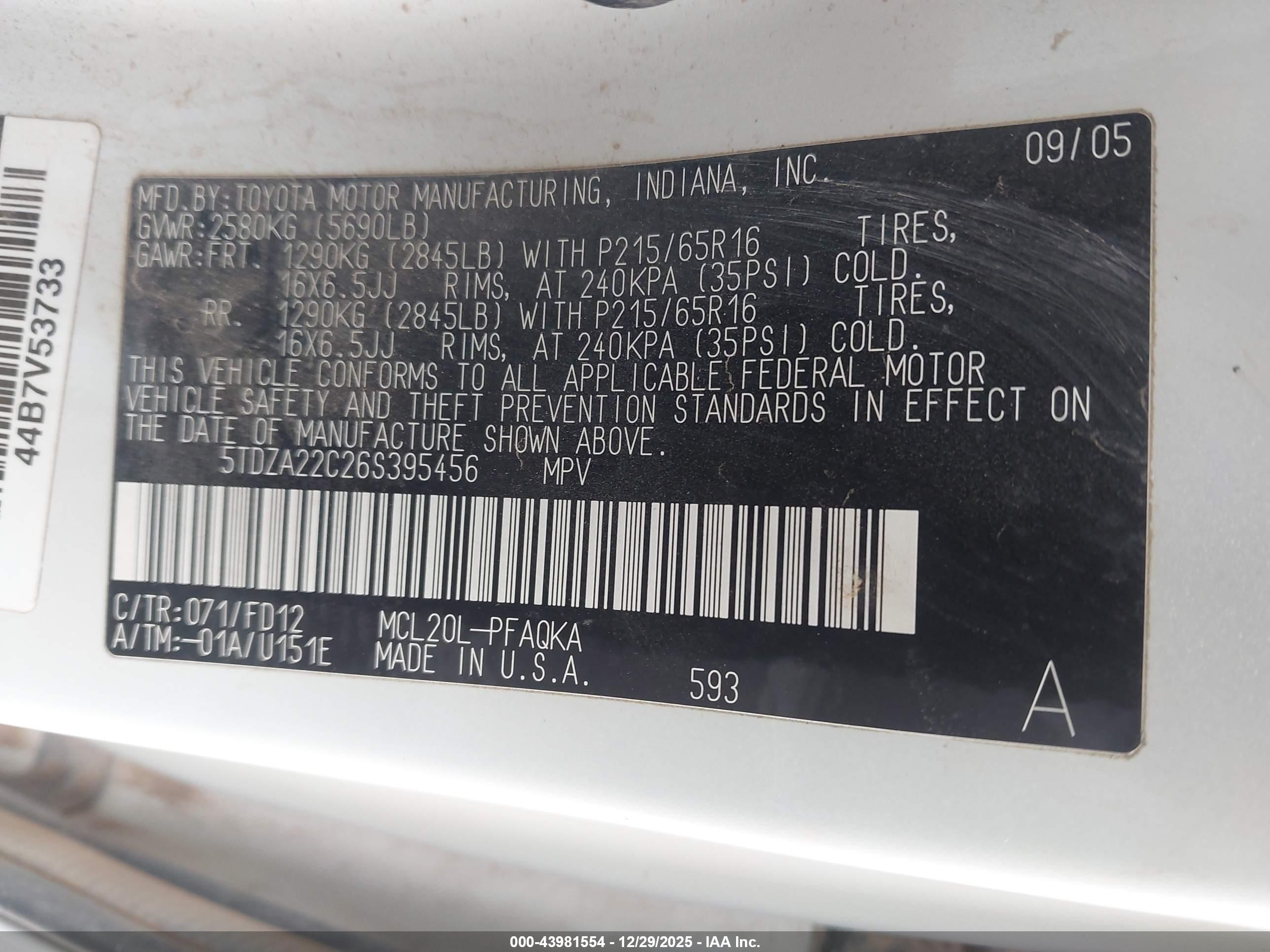 TOYOTA SIENNA image 9
