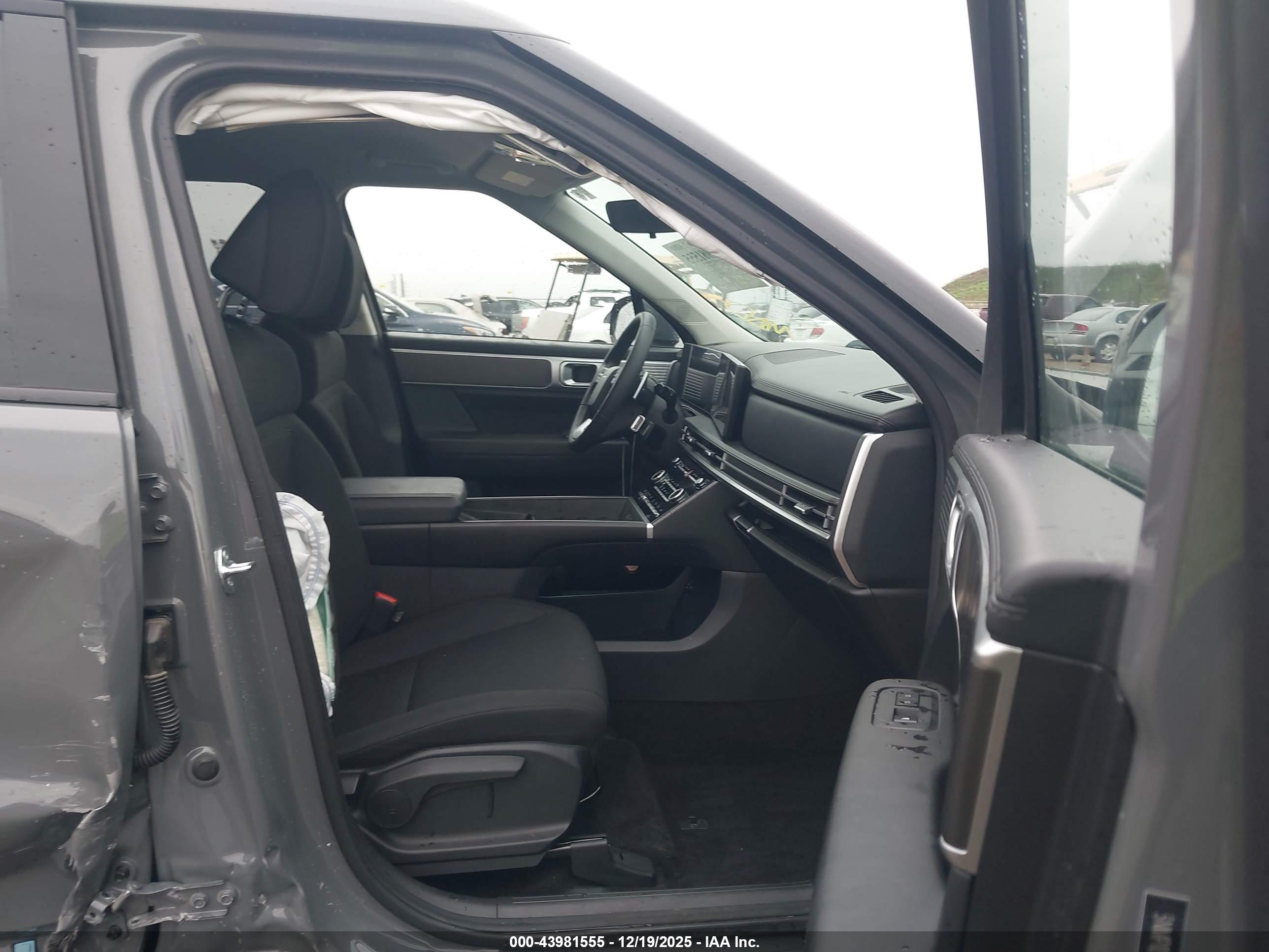 HYUNDAI SANTA image 5
