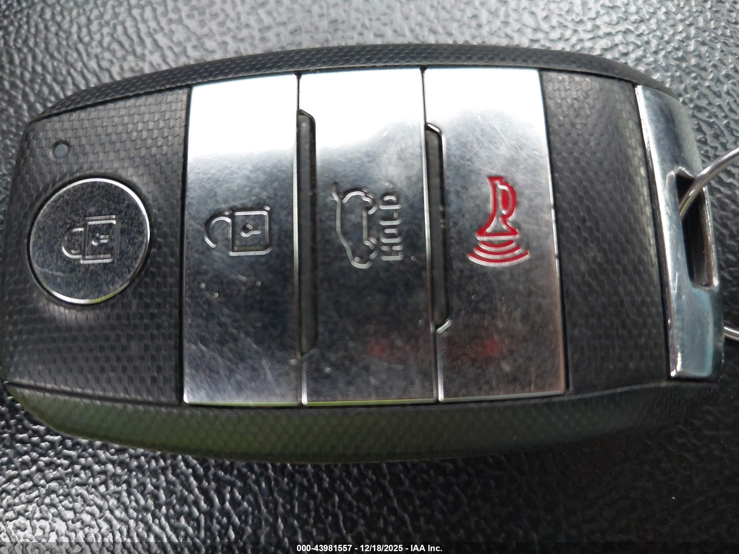KIA SORENTO image 11