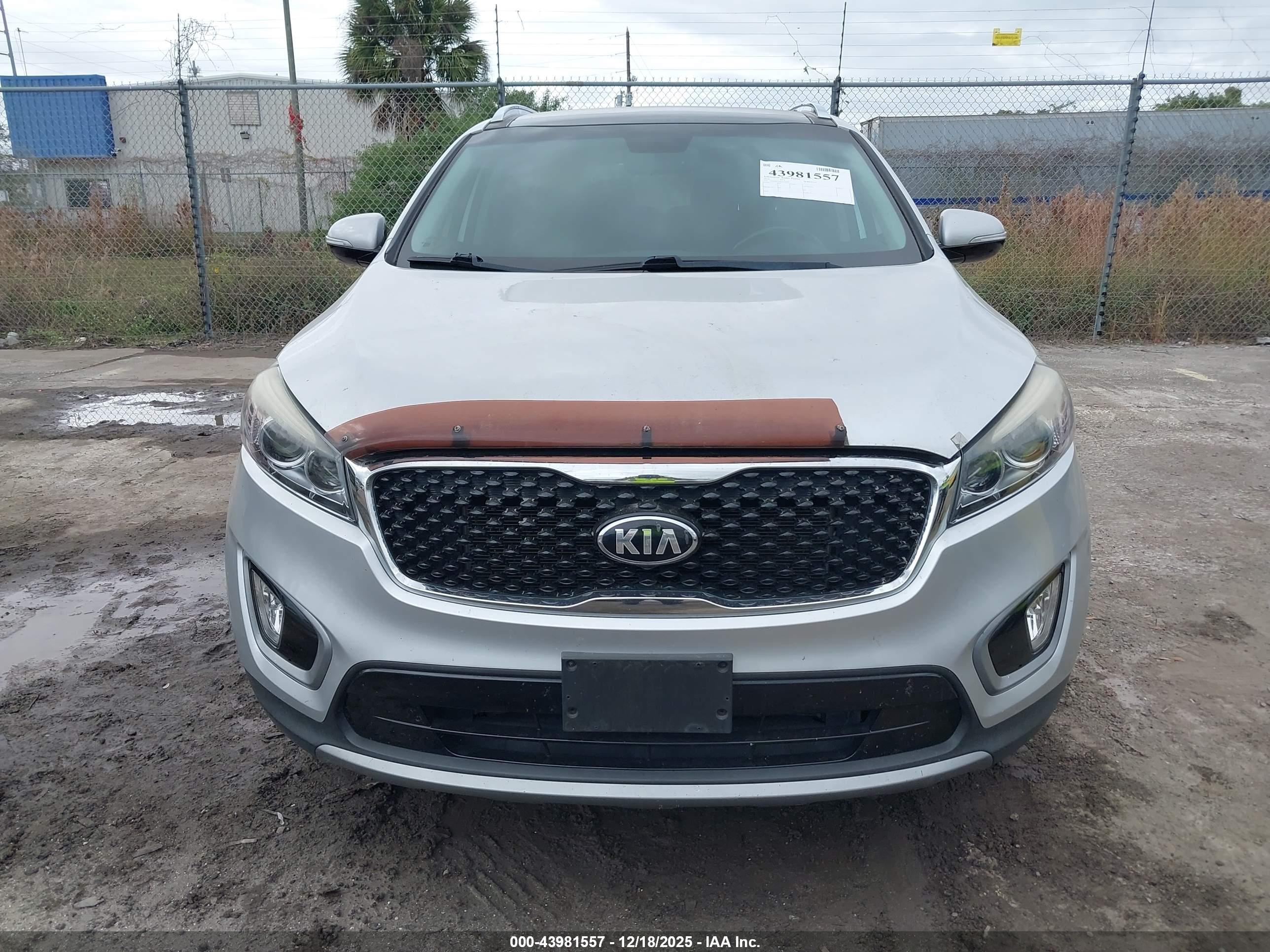 KIA SORENTO image 6
