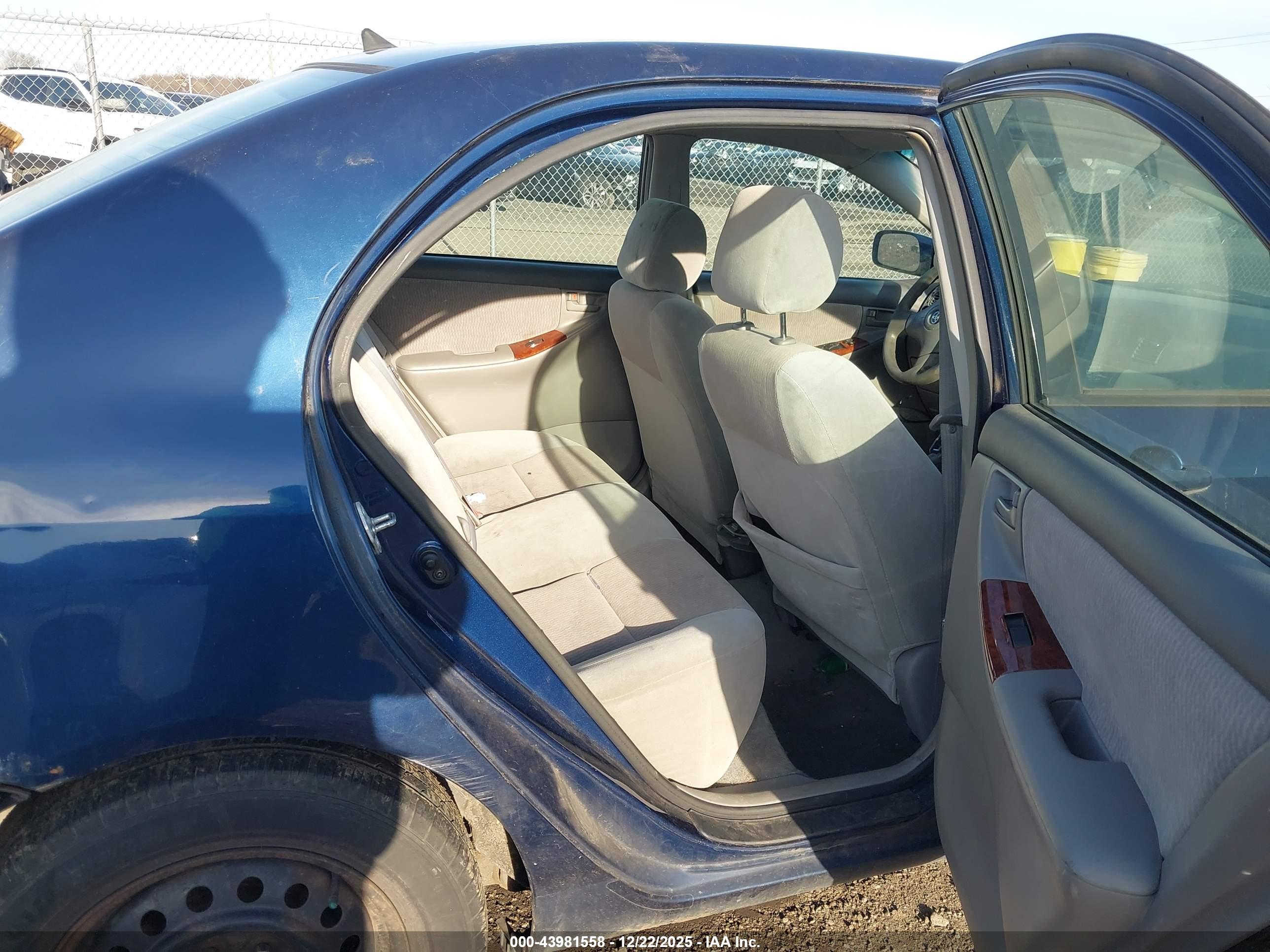 TOYOTA COROLLA image 8