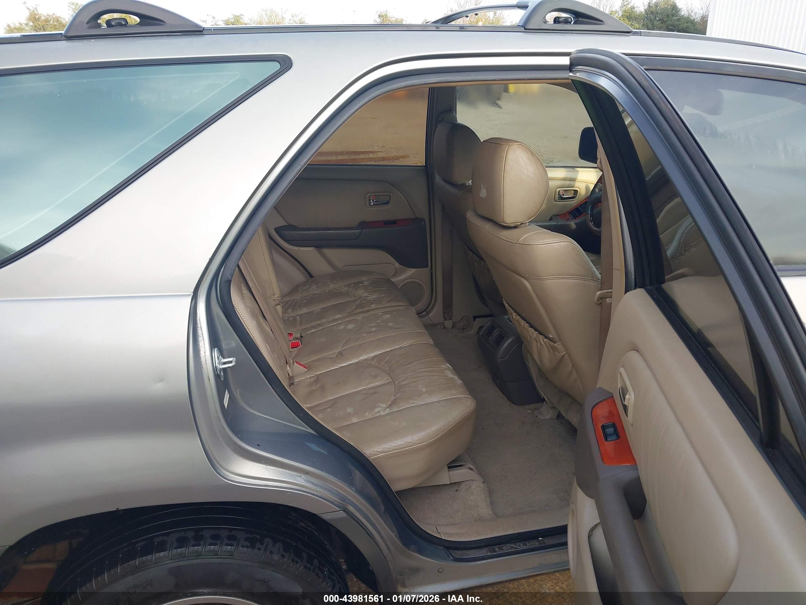 LEXUS RX image 8