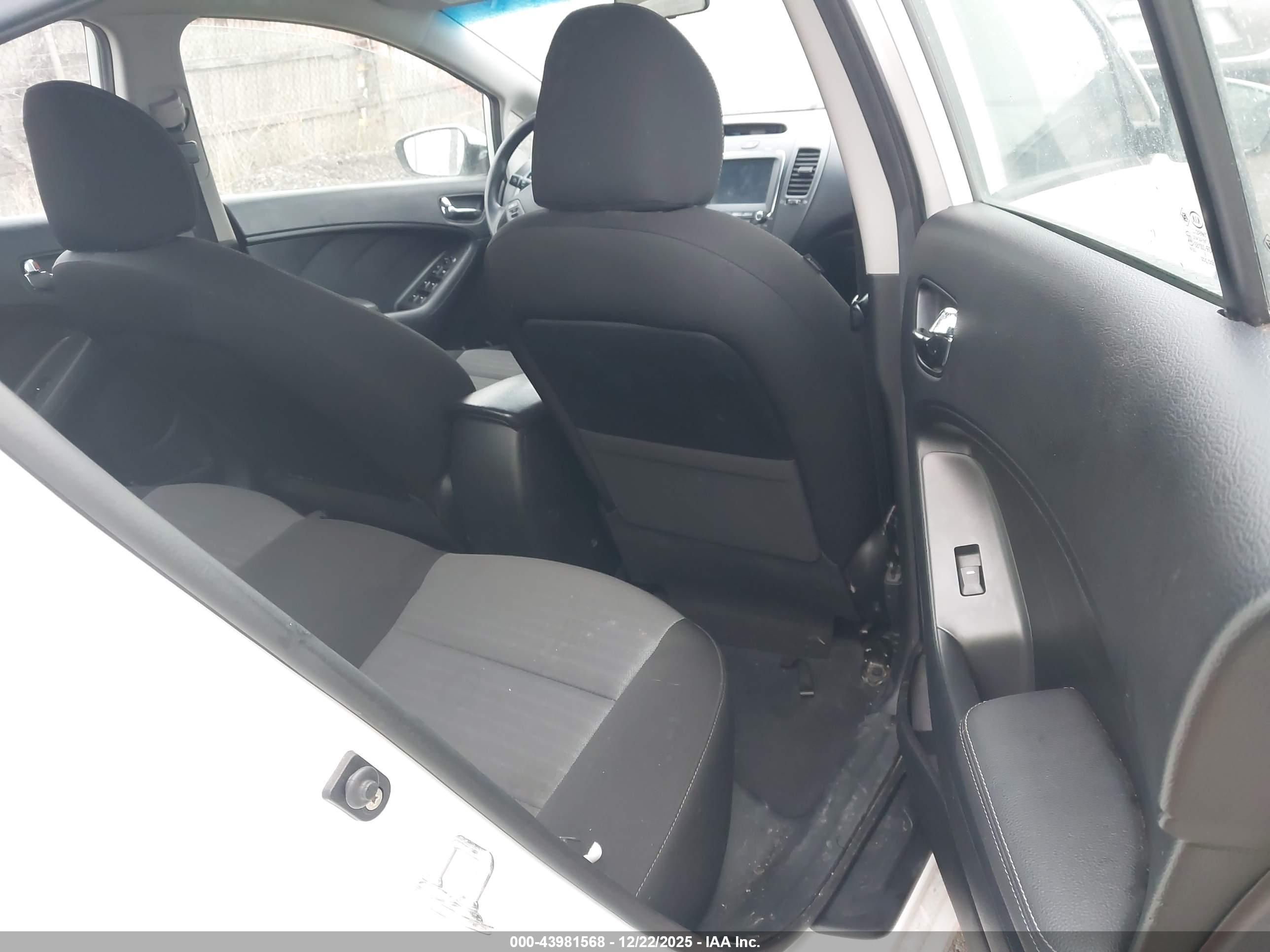 KIA FORTE image 8