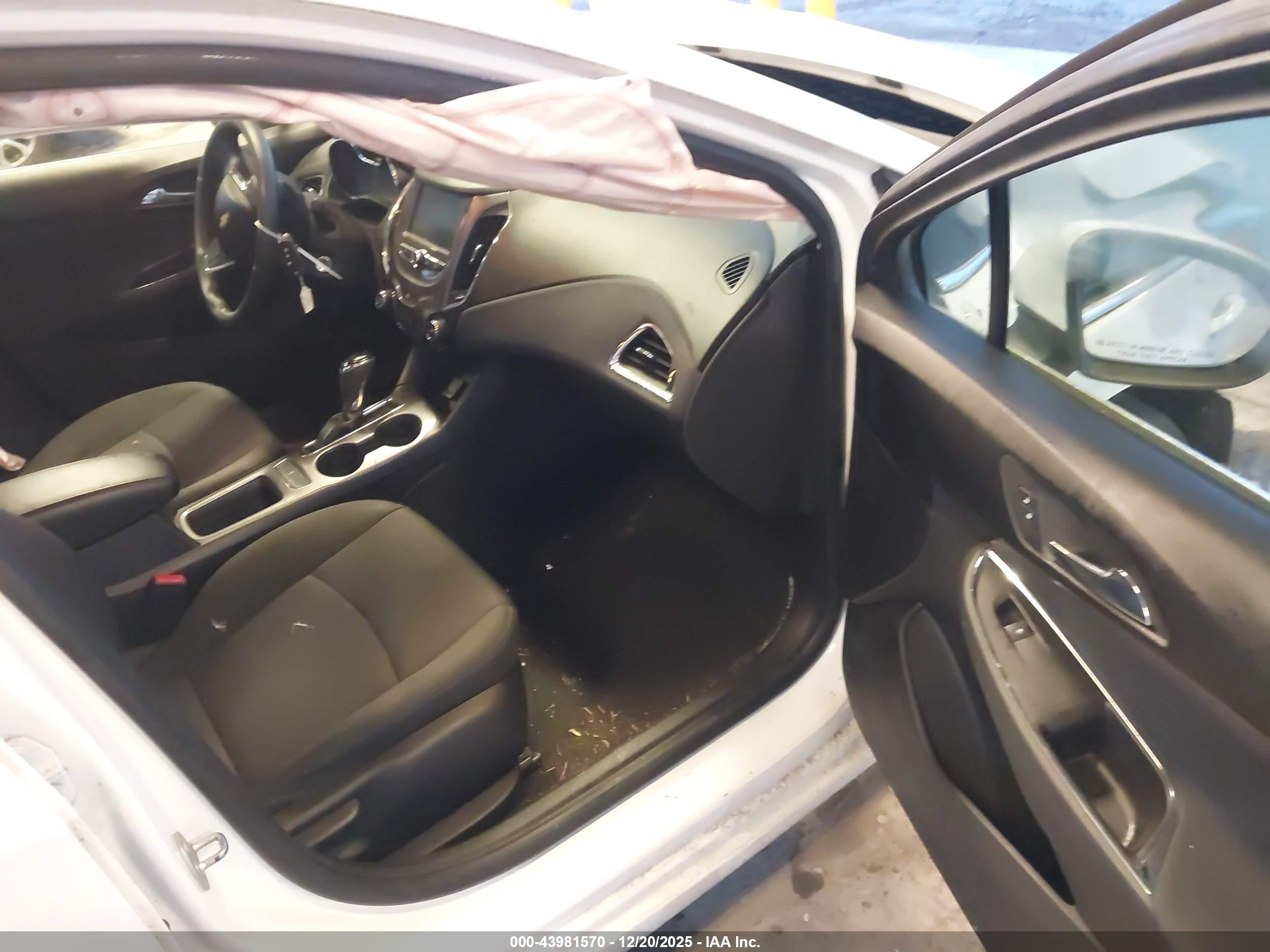 CHEVROLET CRUZE image 5