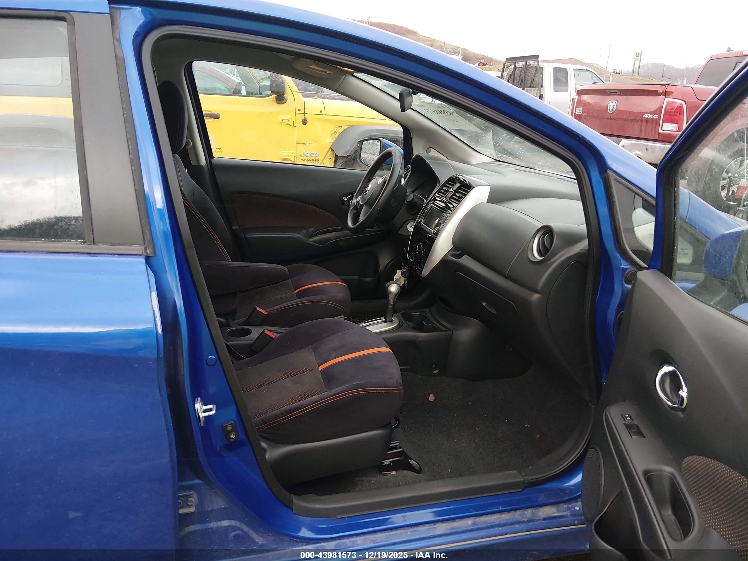 NISSAN VERSA image 5