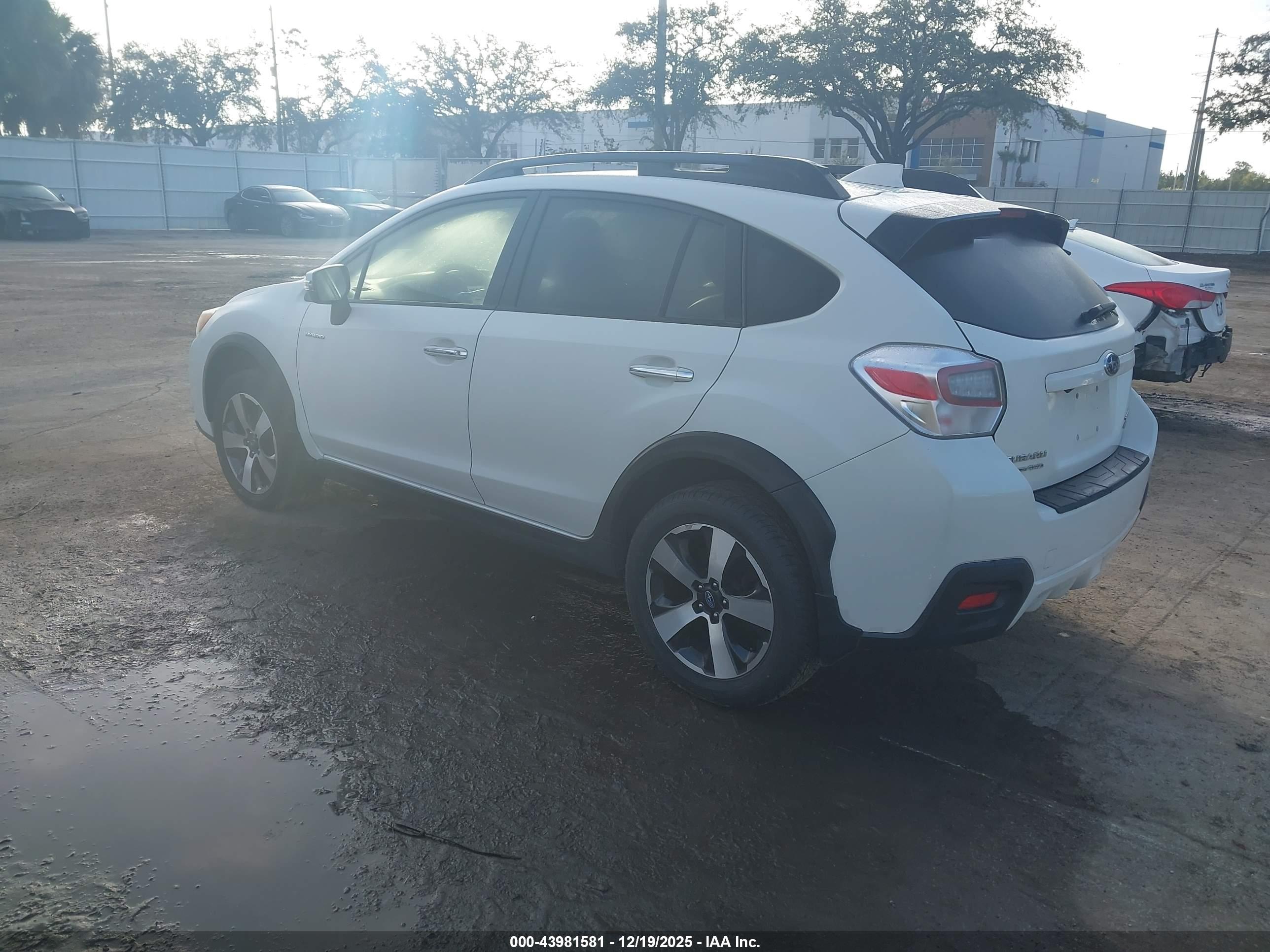 SUBARU CROSSTREK image 3