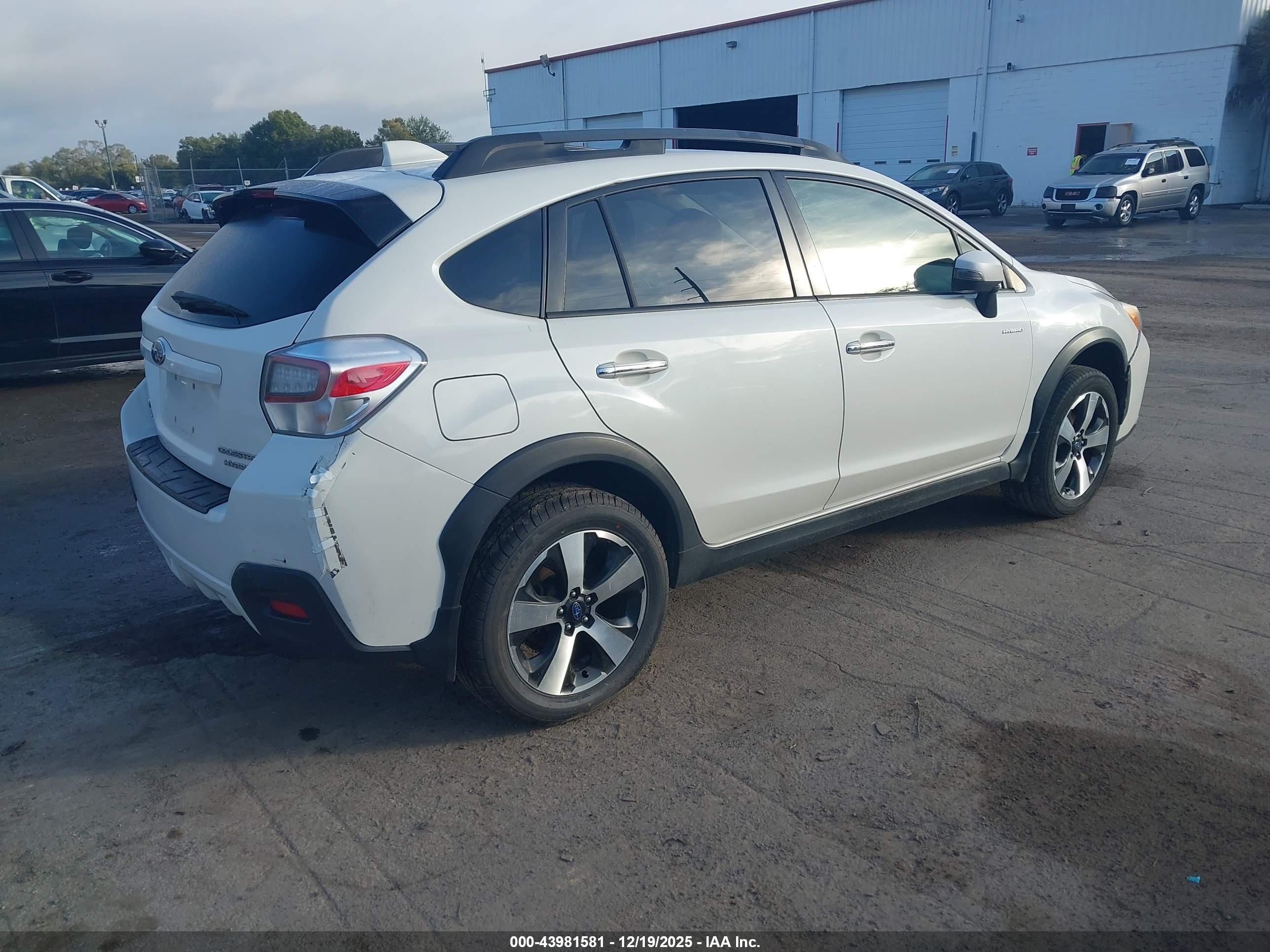 SUBARU CROSSTREK image 4