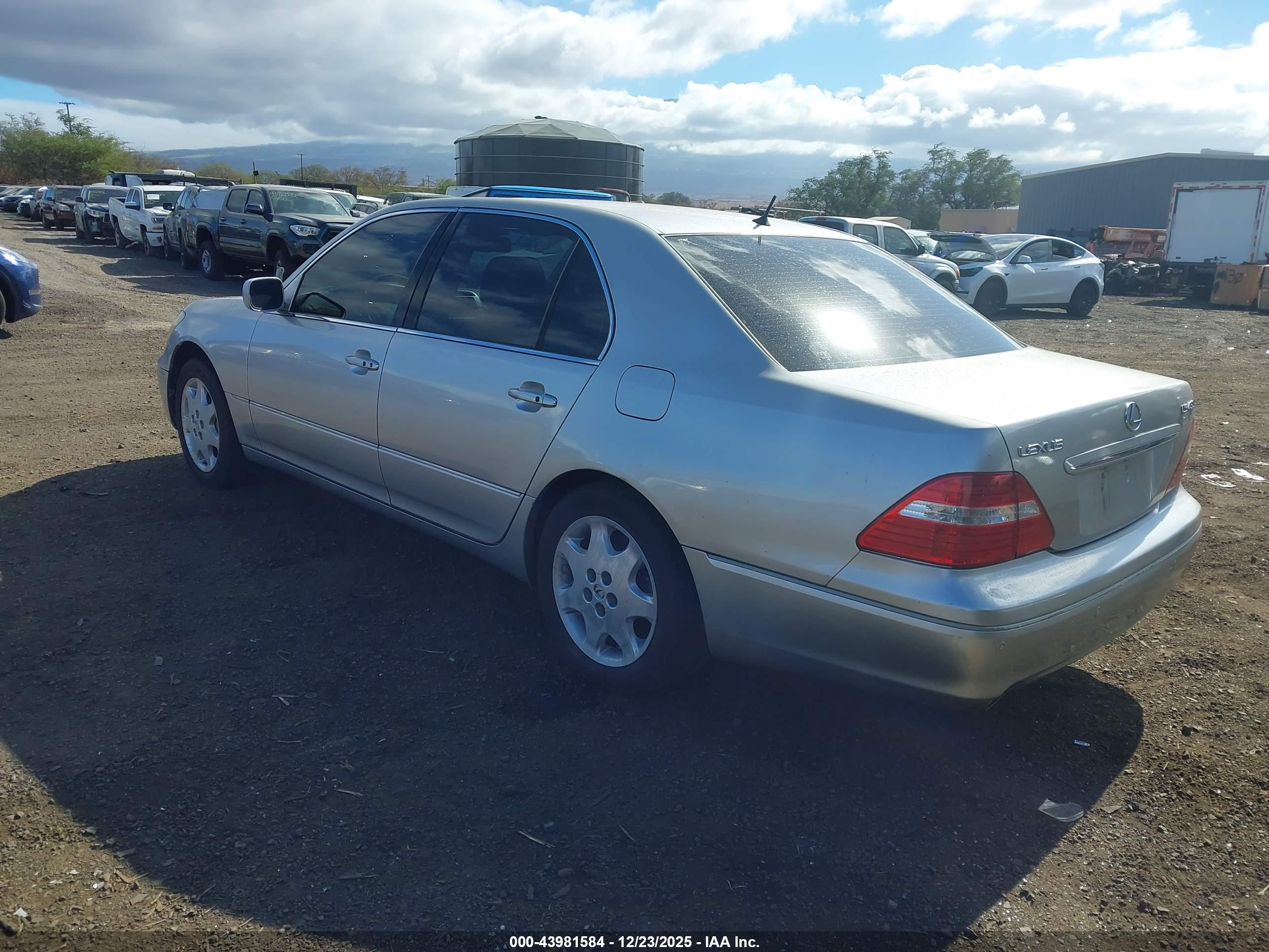 LEXUS LS image 3