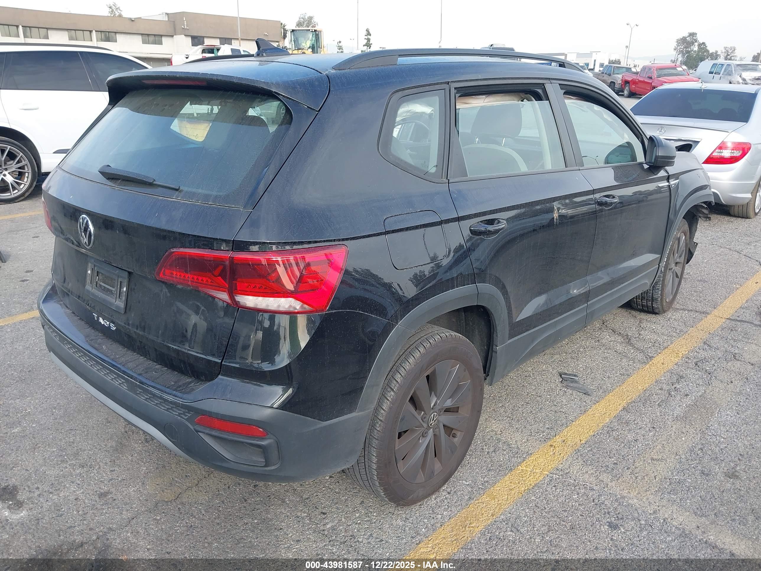 VOLKSWAGEN TAOS image 4