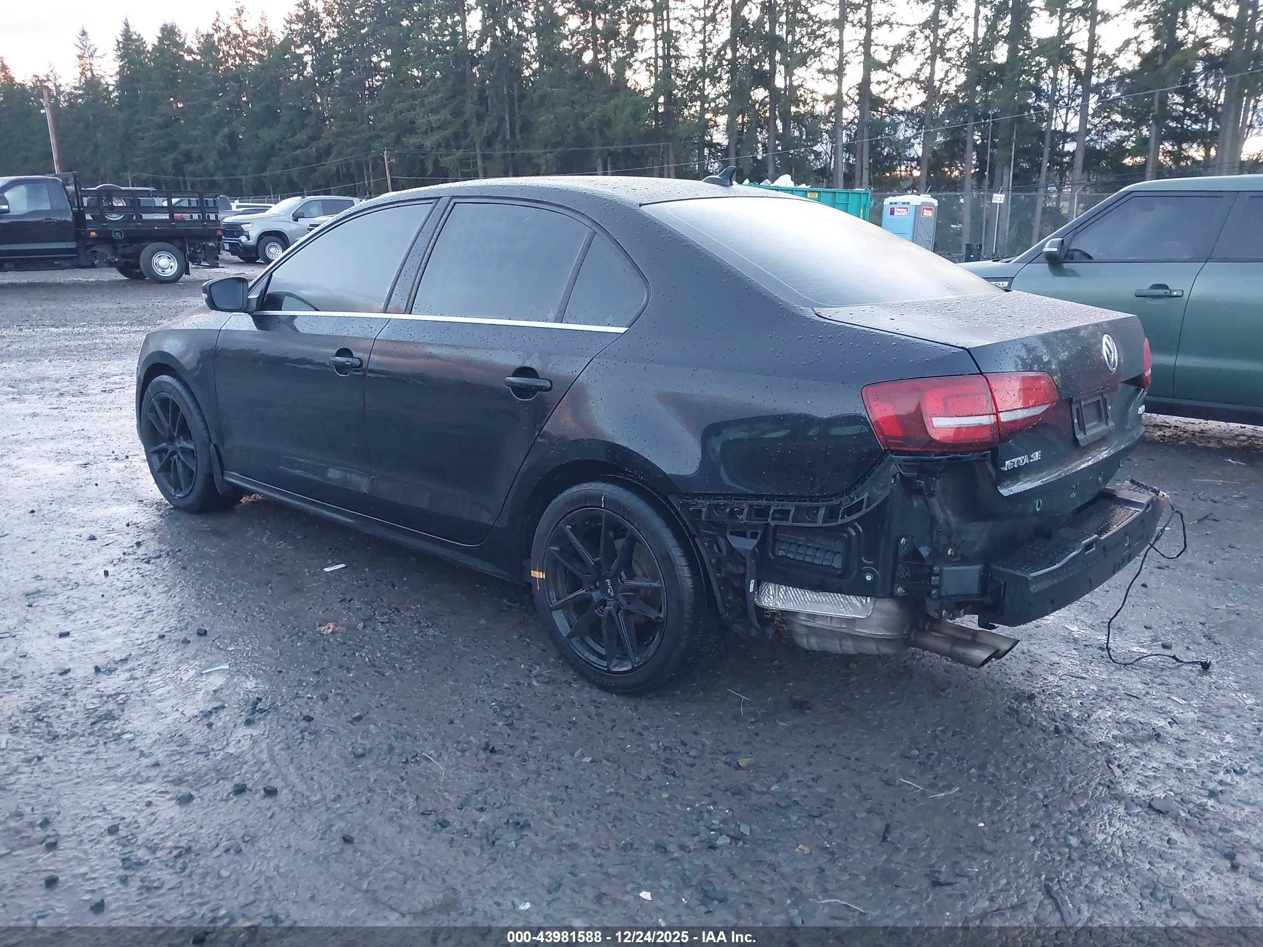 VOLKSWAGEN JETTA image 3
