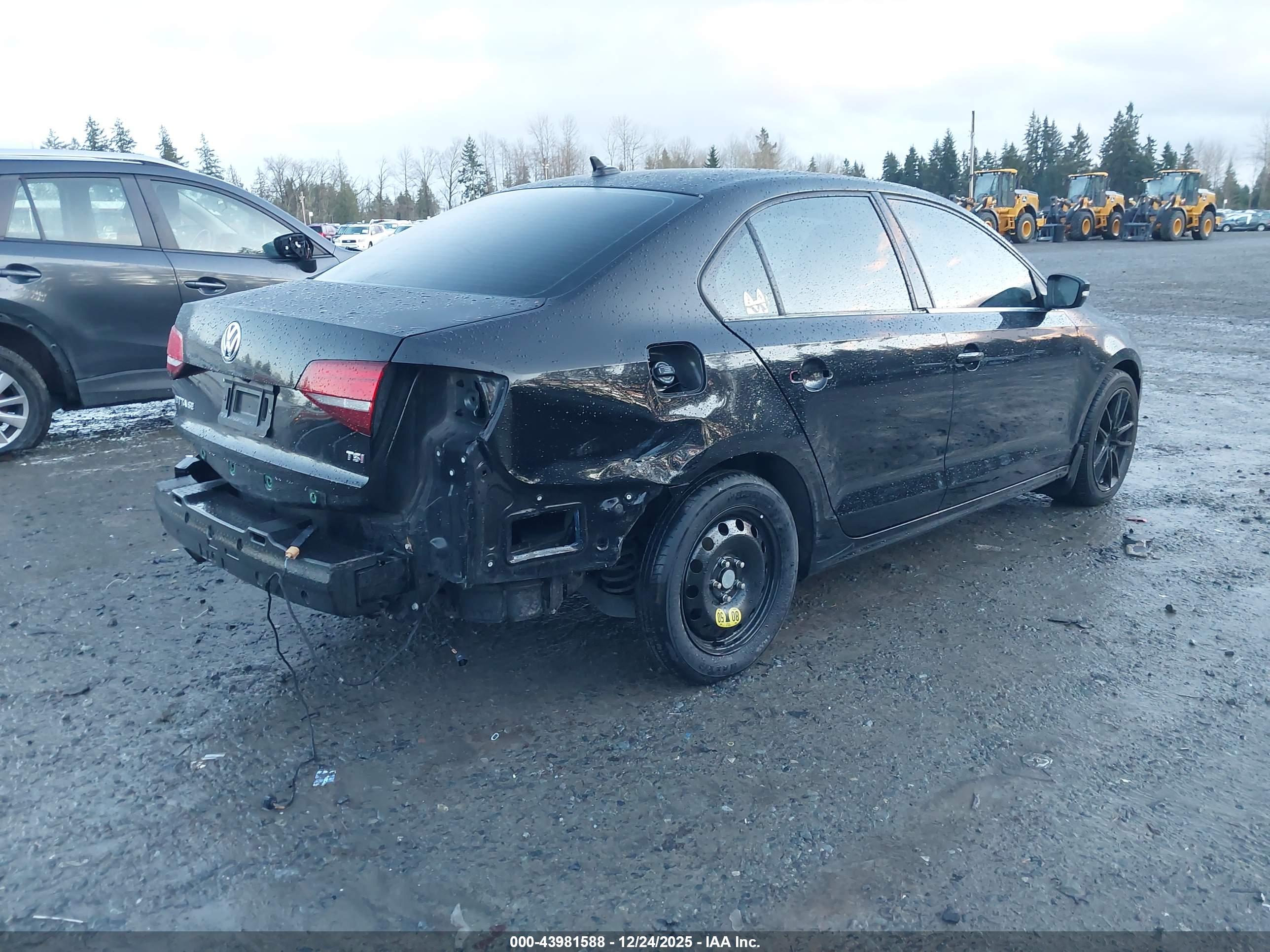 VOLKSWAGEN JETTA image 4