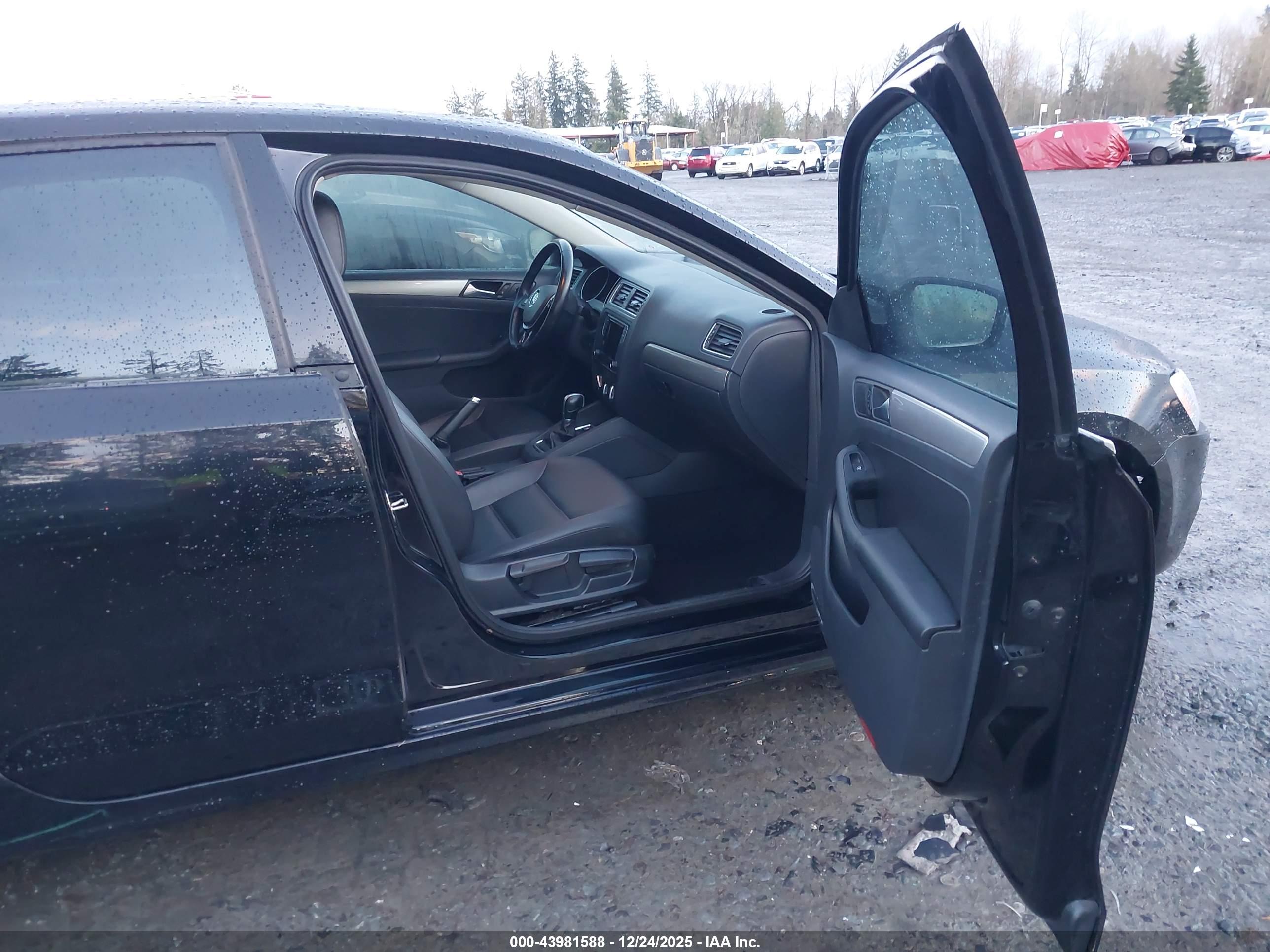 VOLKSWAGEN JETTA image 5