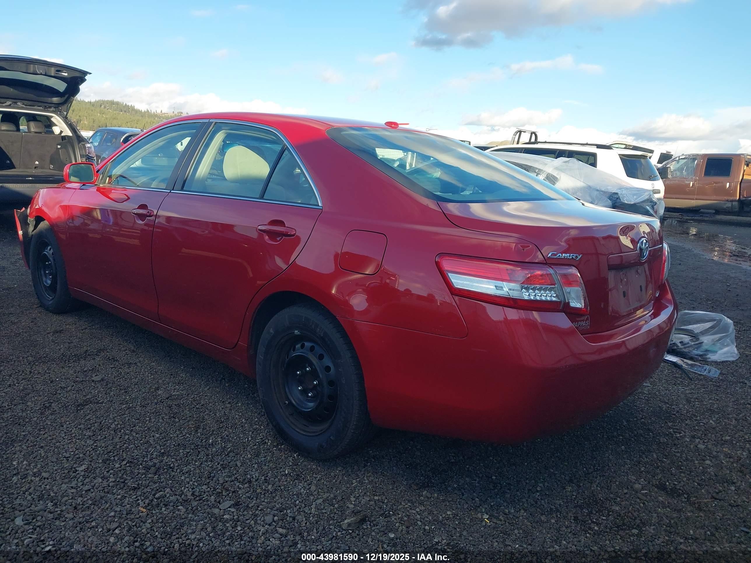 TOYOTA CAMRY image 3