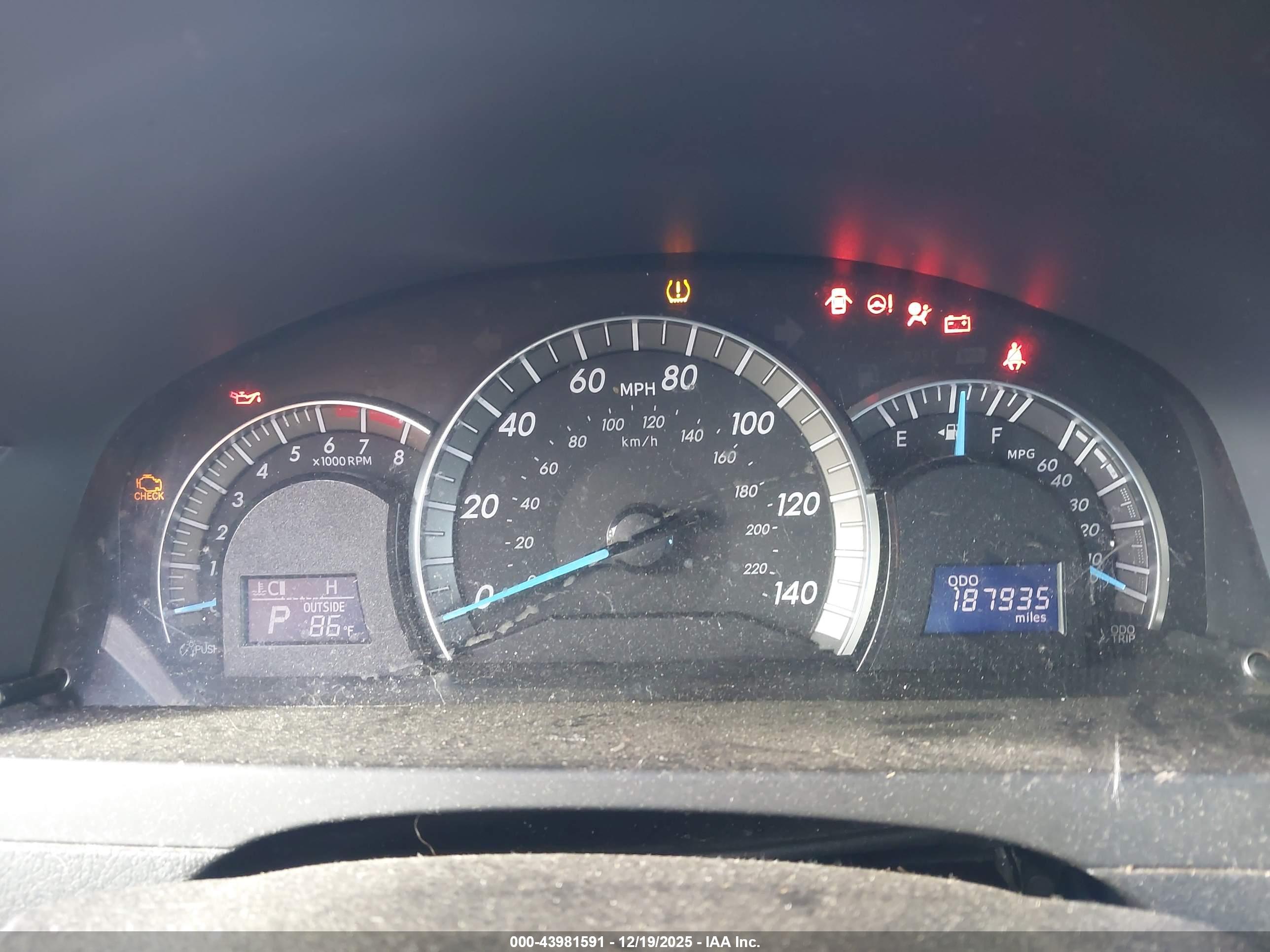 TOYOTA CAMRY image 7