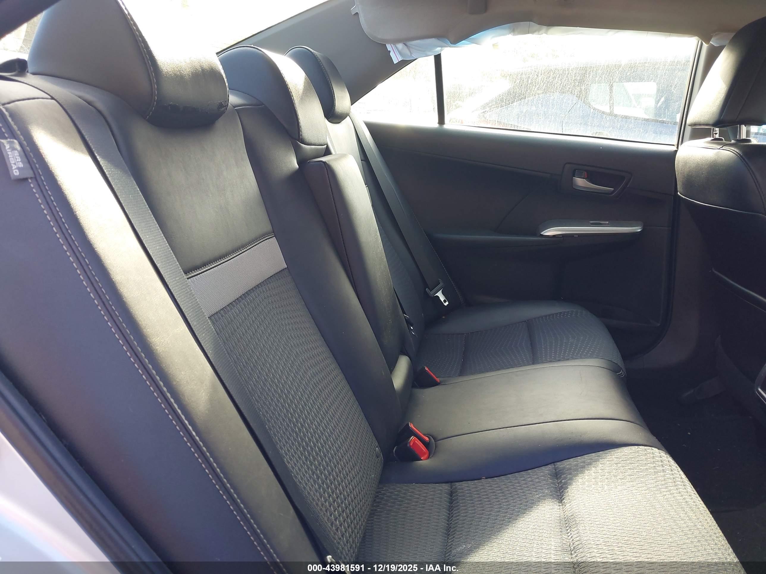 TOYOTA CAMRY image 8