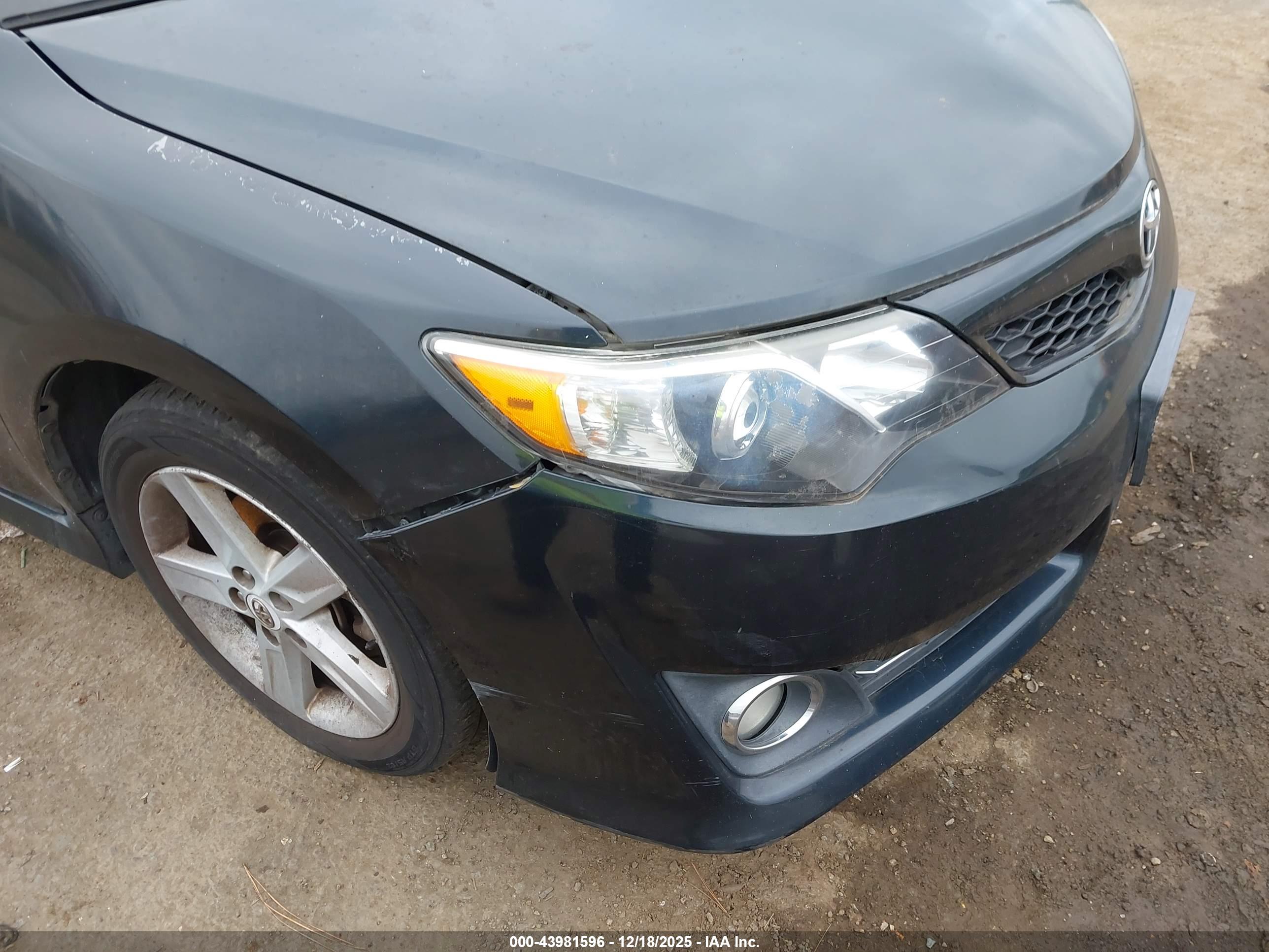 TOYOTA CAMRY image 6
