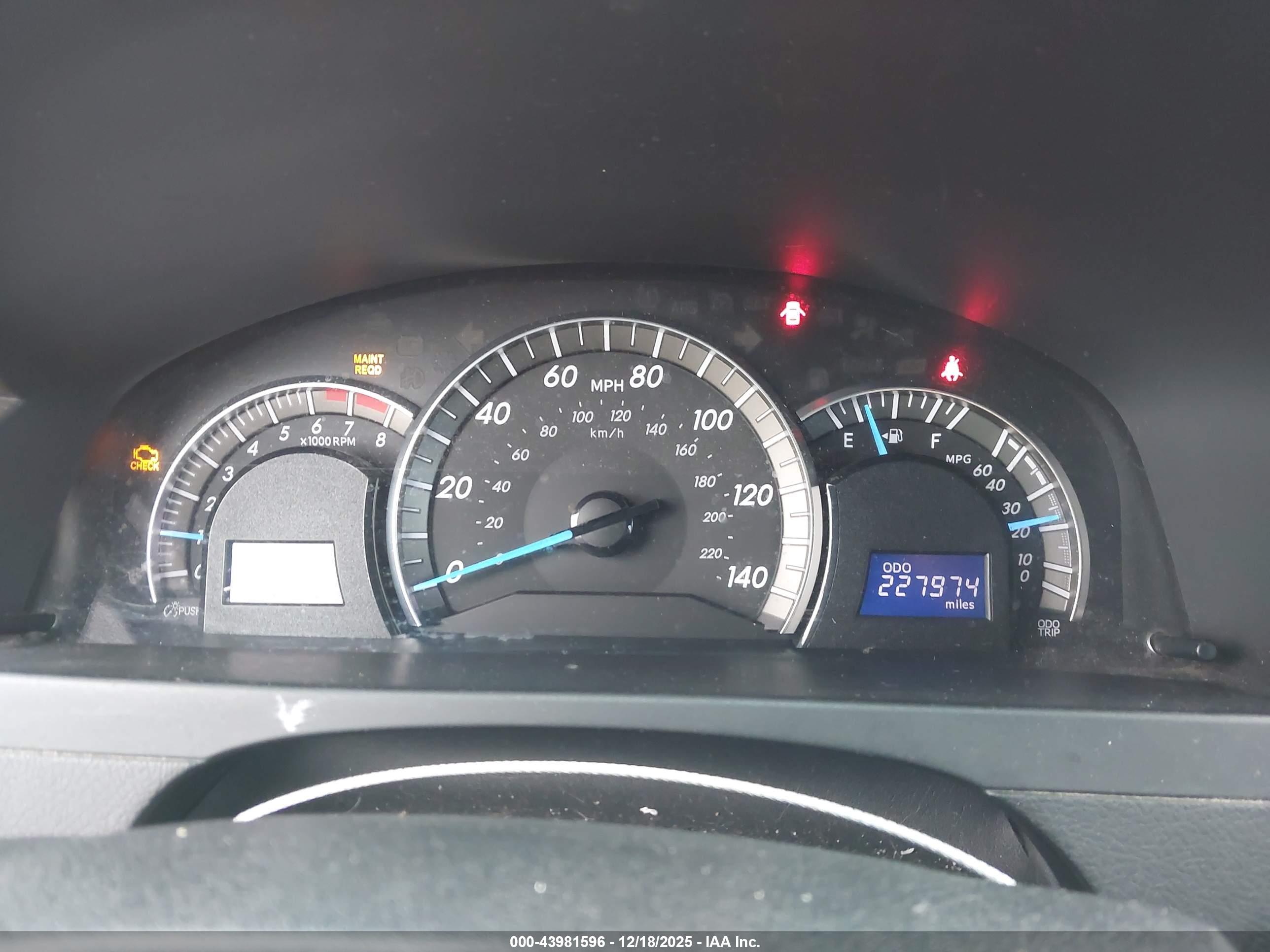 TOYOTA CAMRY image 7