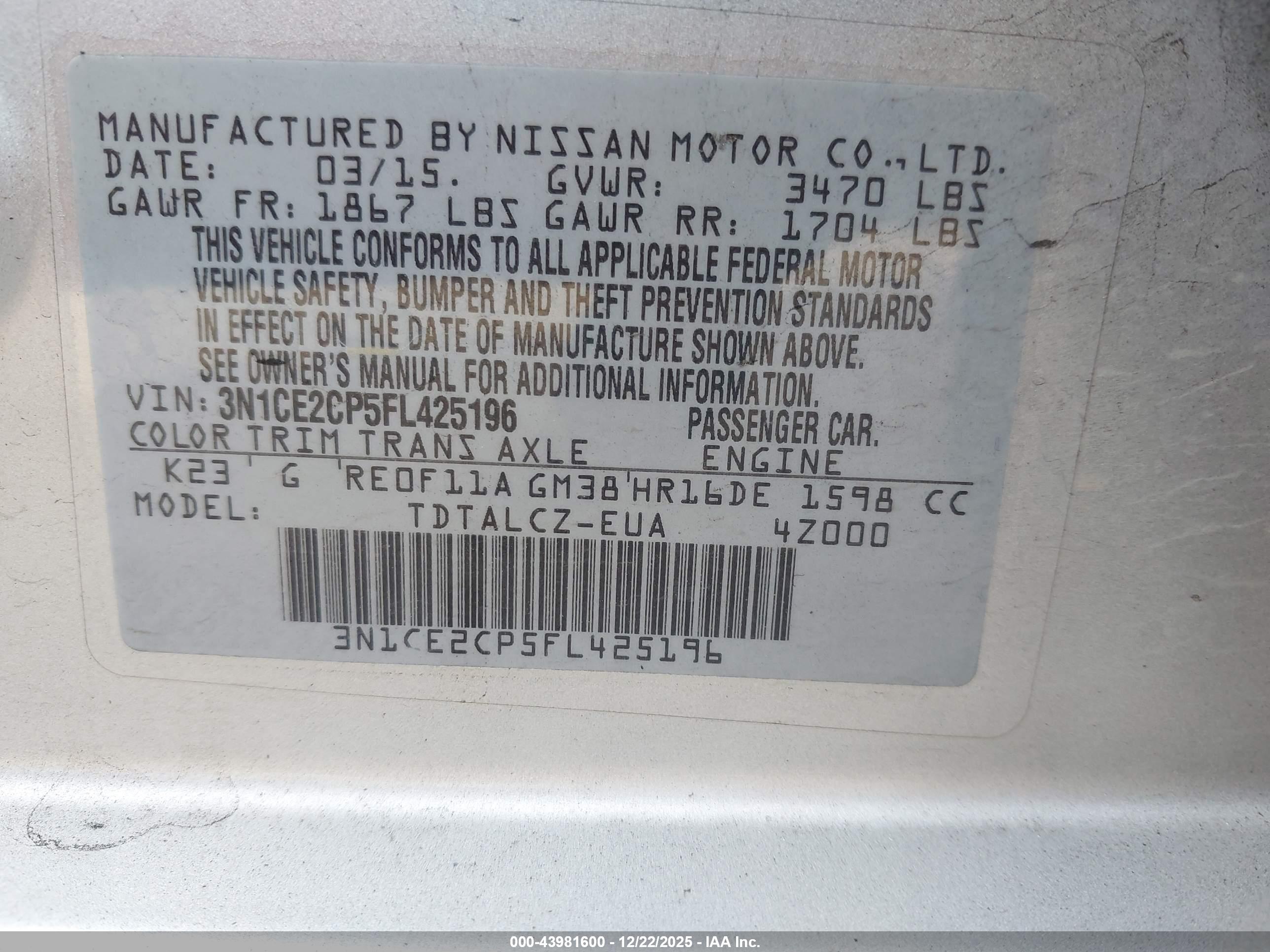 NISSAN VERSA image 9