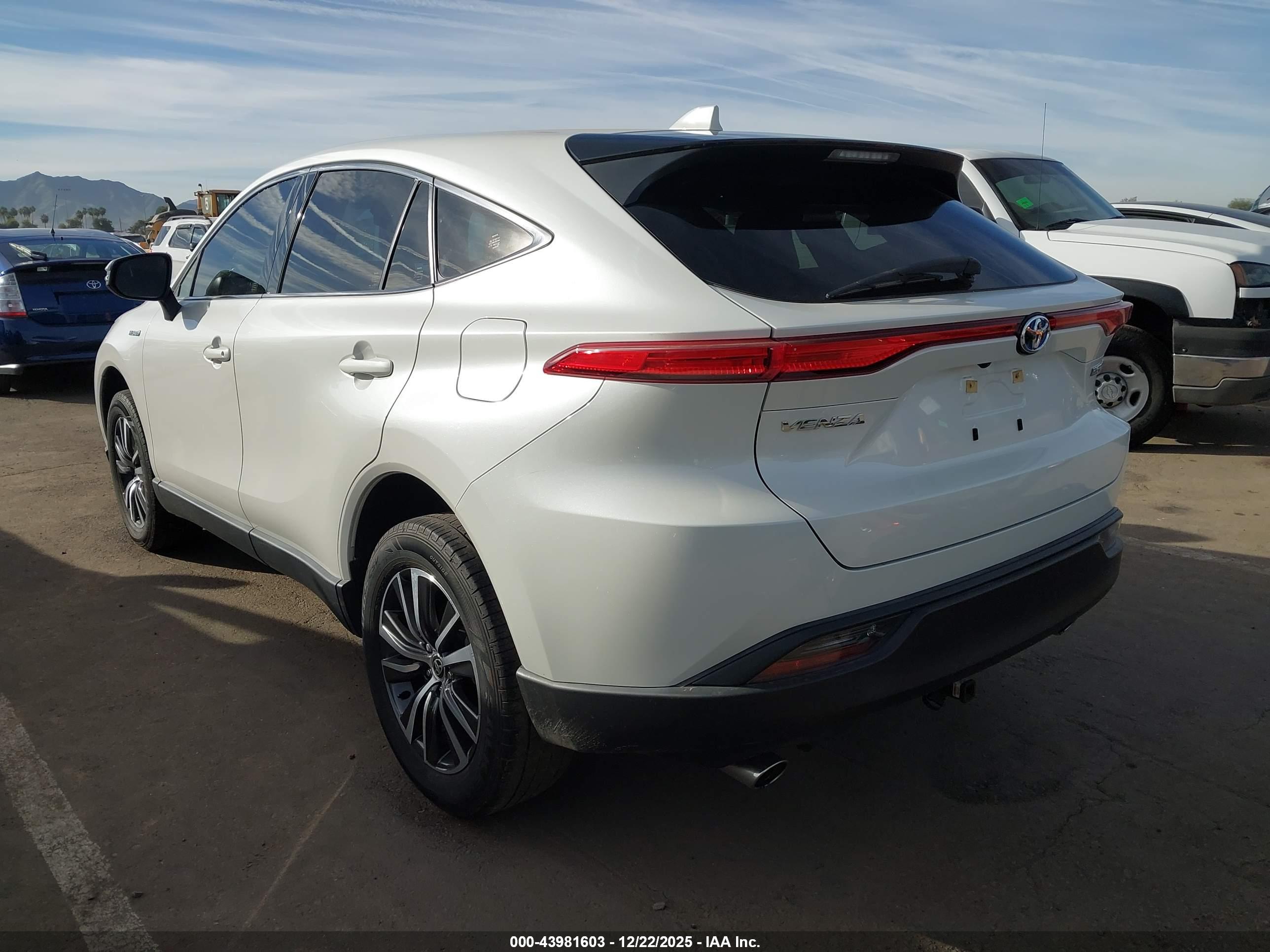 TOYOTA VENZA image 3