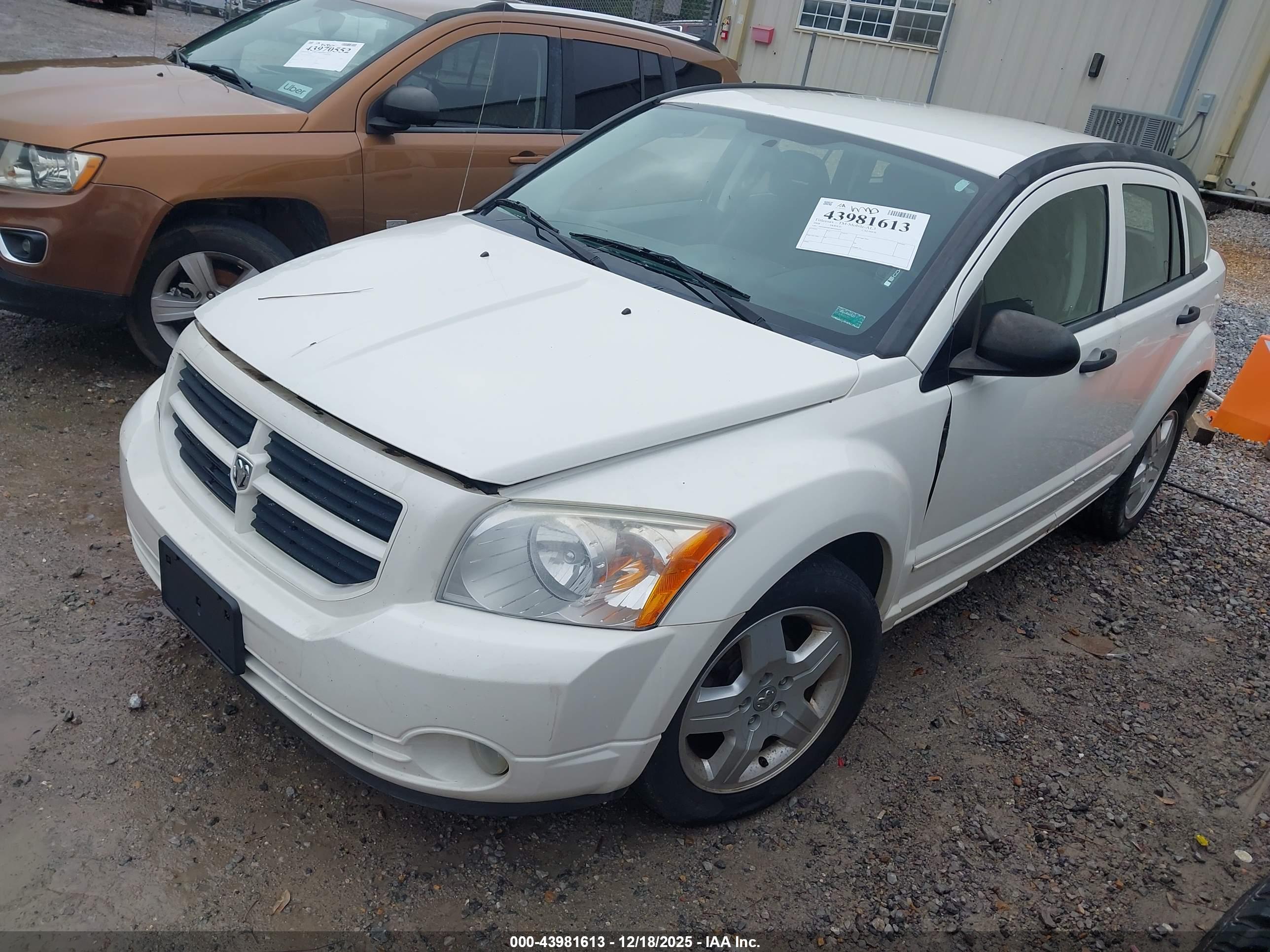 DODGE CALIBER image 2