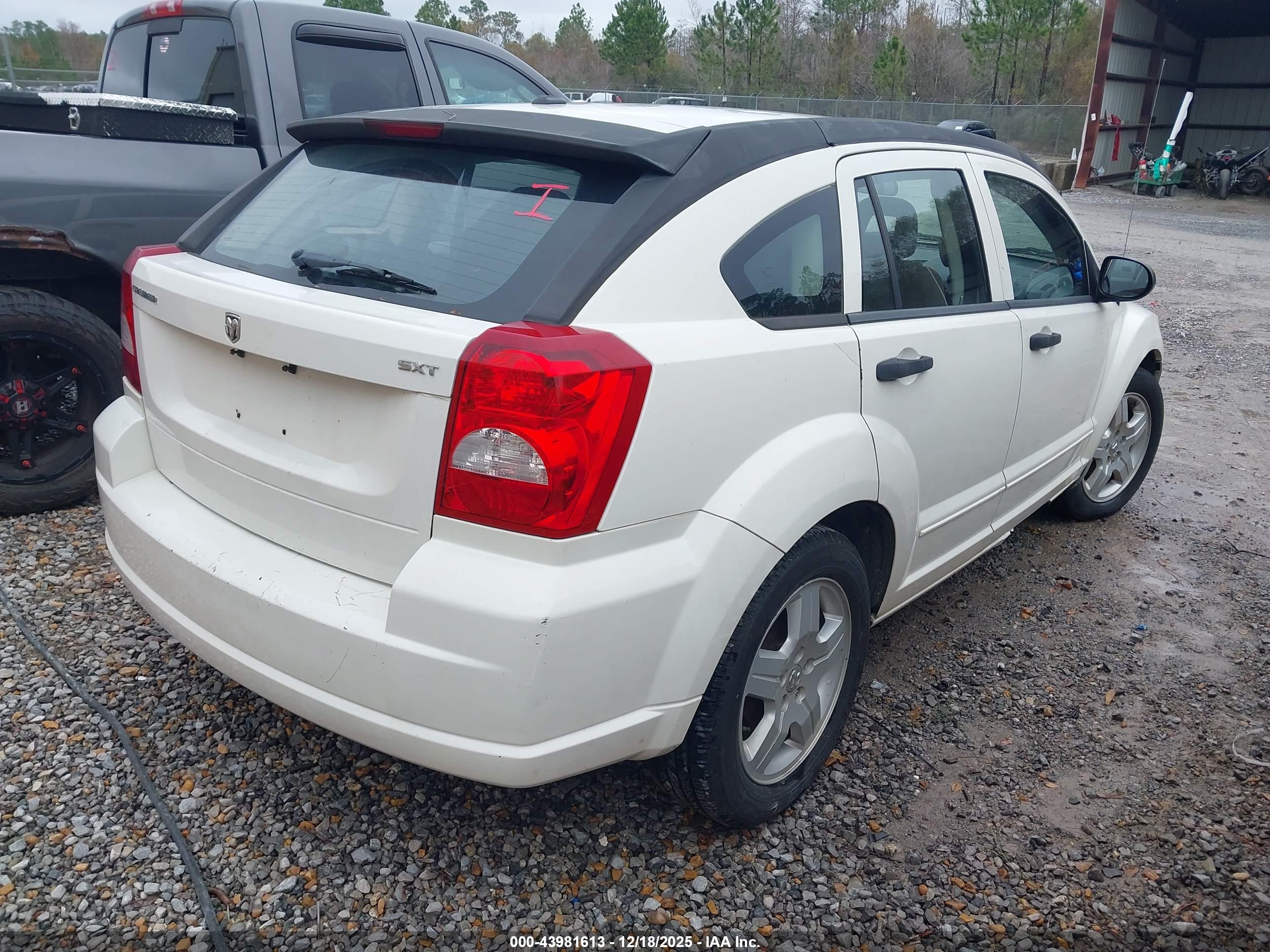 DODGE CALIBER image 4