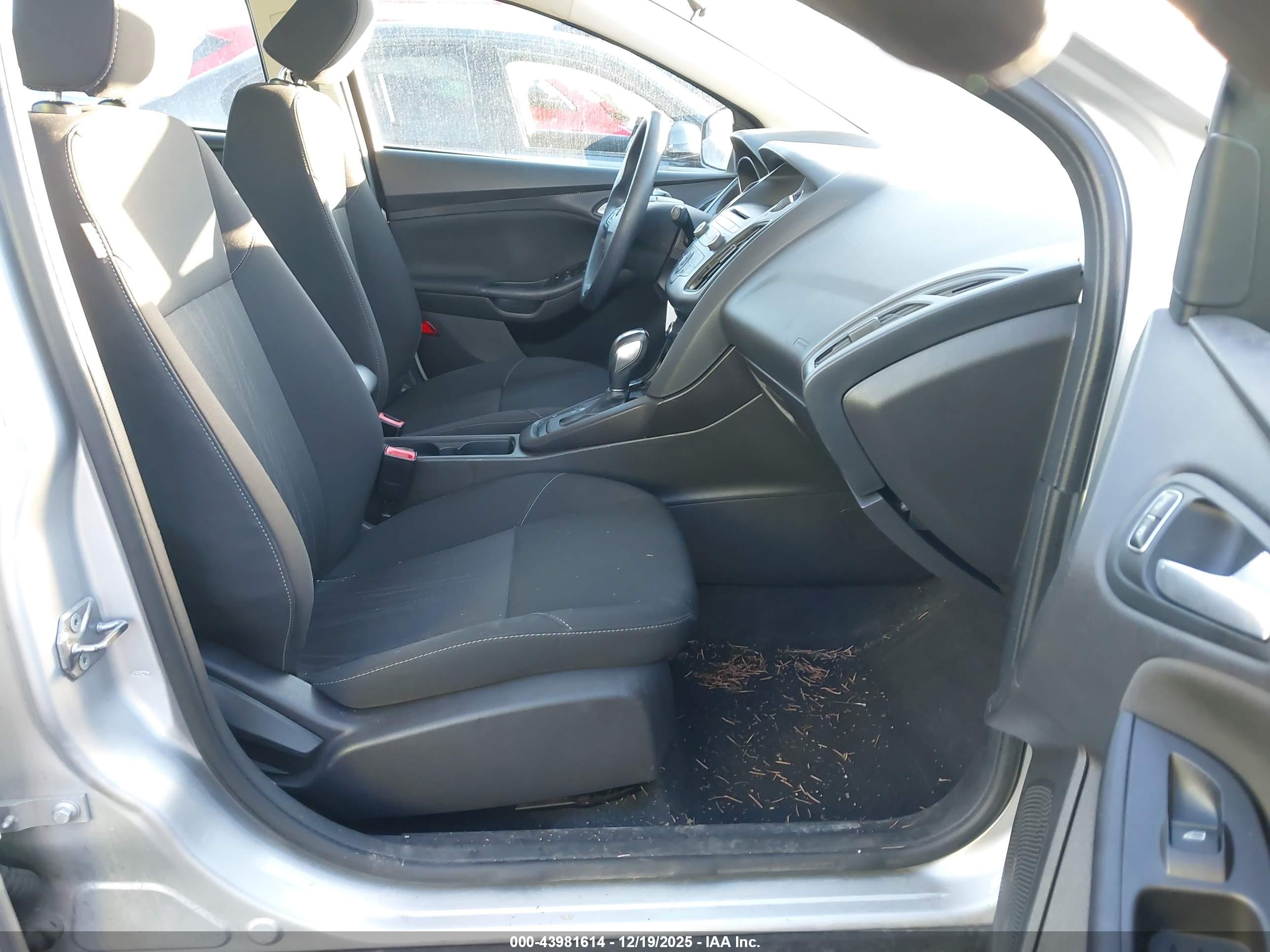 FORD FOCUS image 5