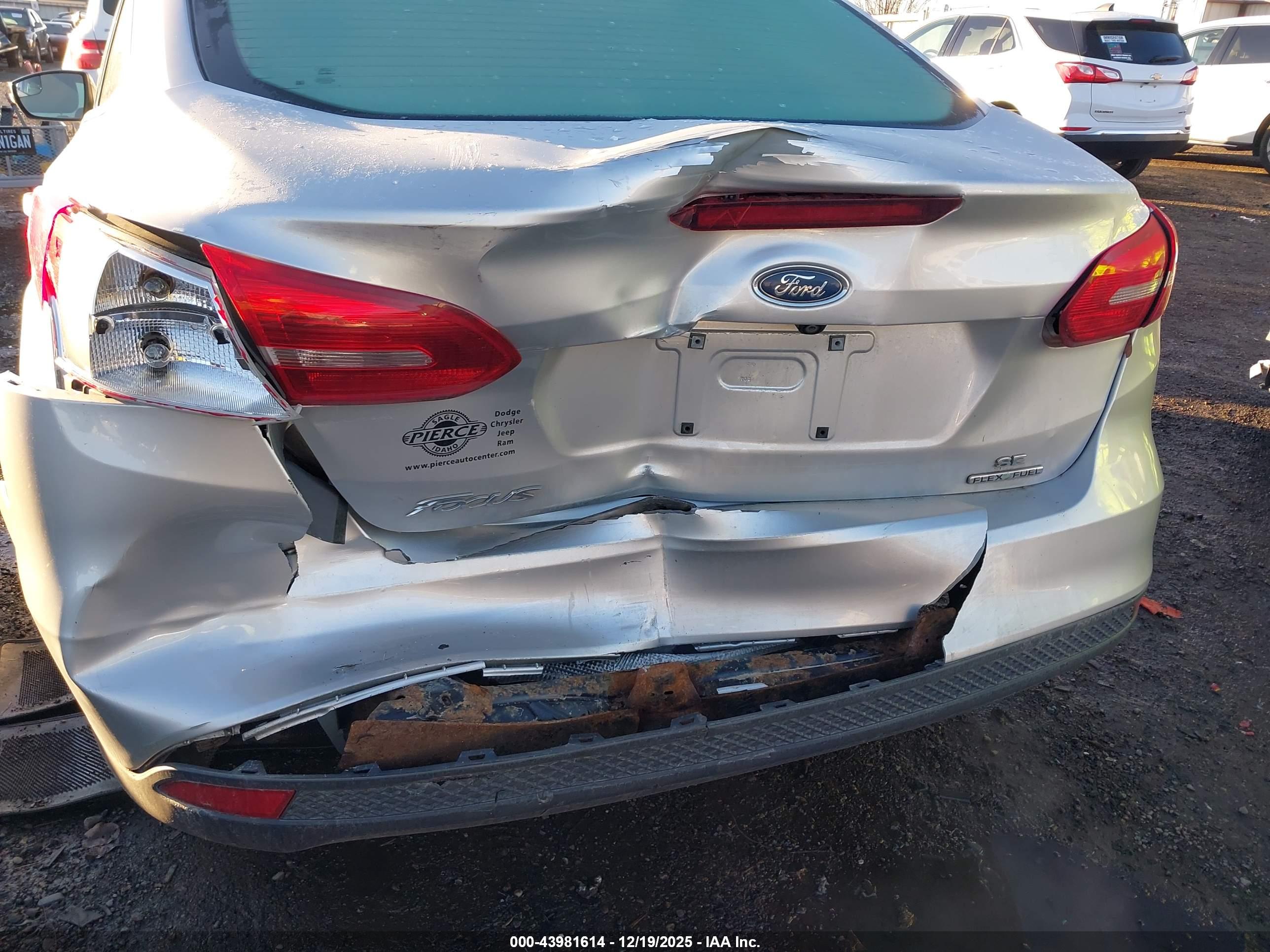 FORD FOCUS image 6