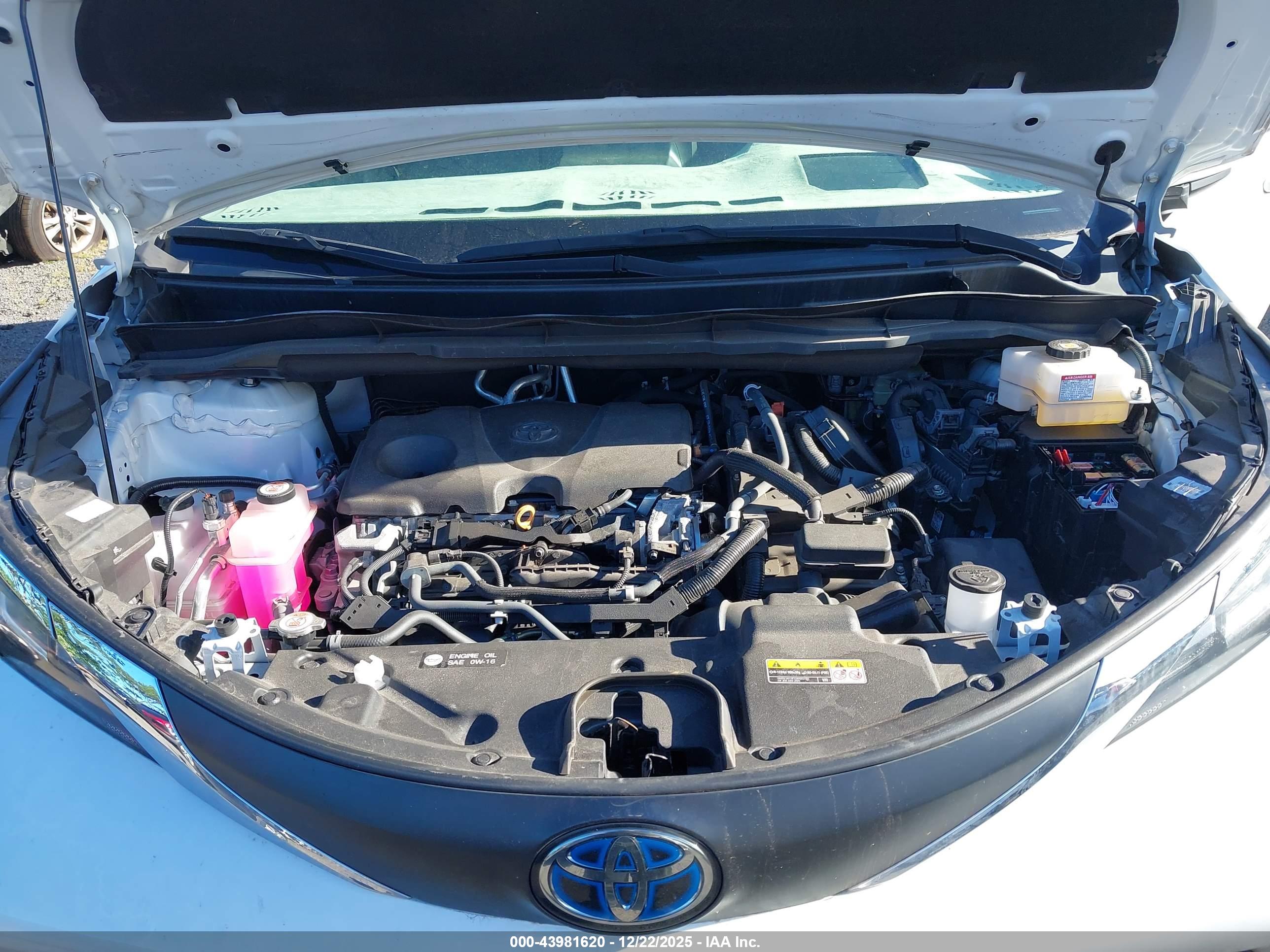 TOYOTA SIENNA image 10