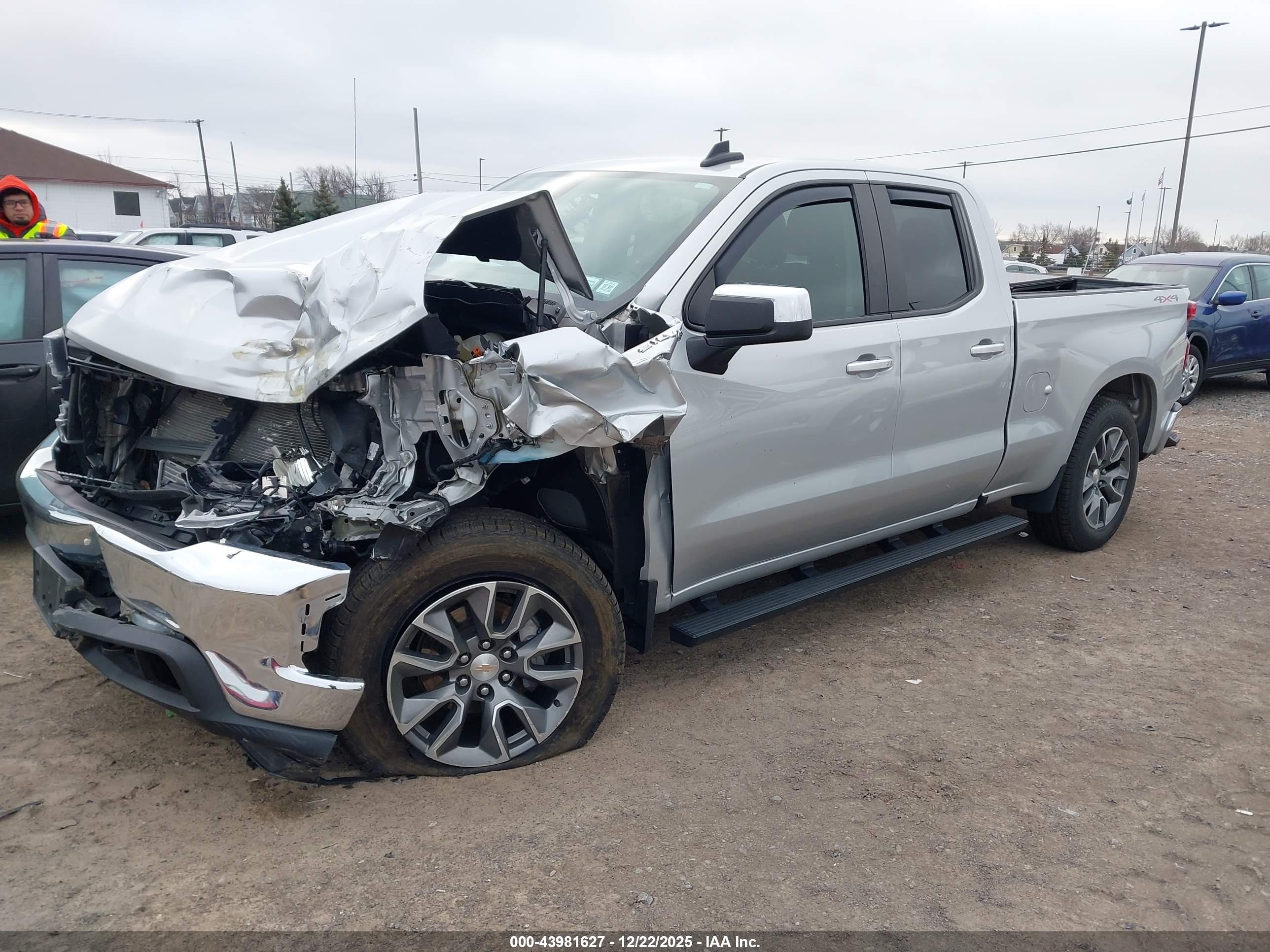 CHEVROLET SILVERADO image 2