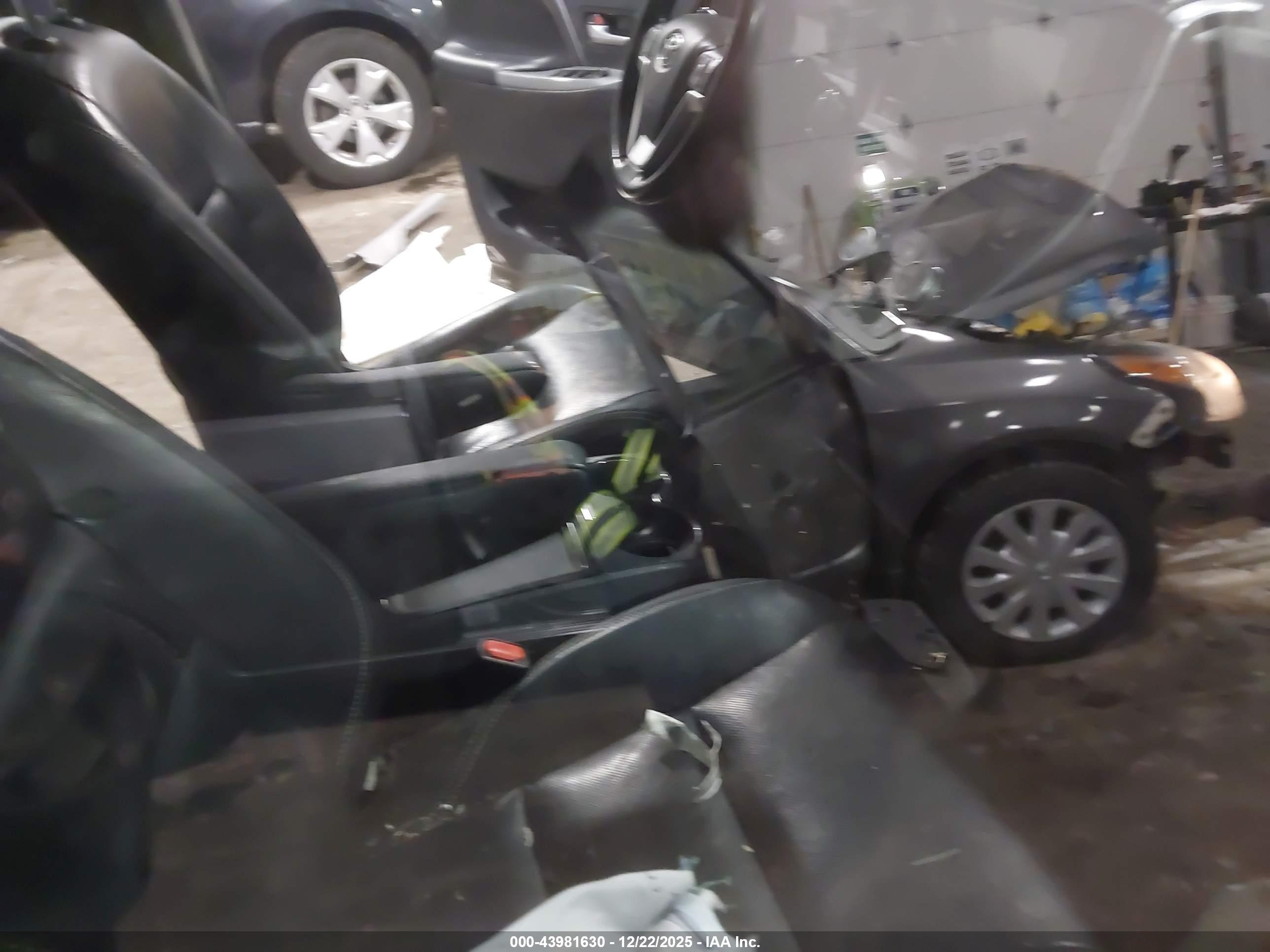 TOYOTA SIENNA image 5