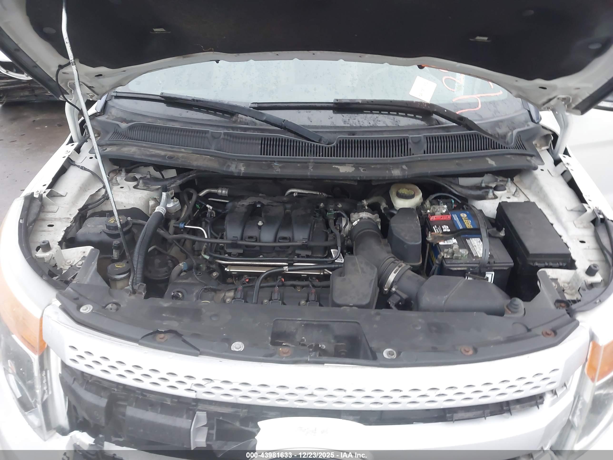 FORD EXPLORER image 10