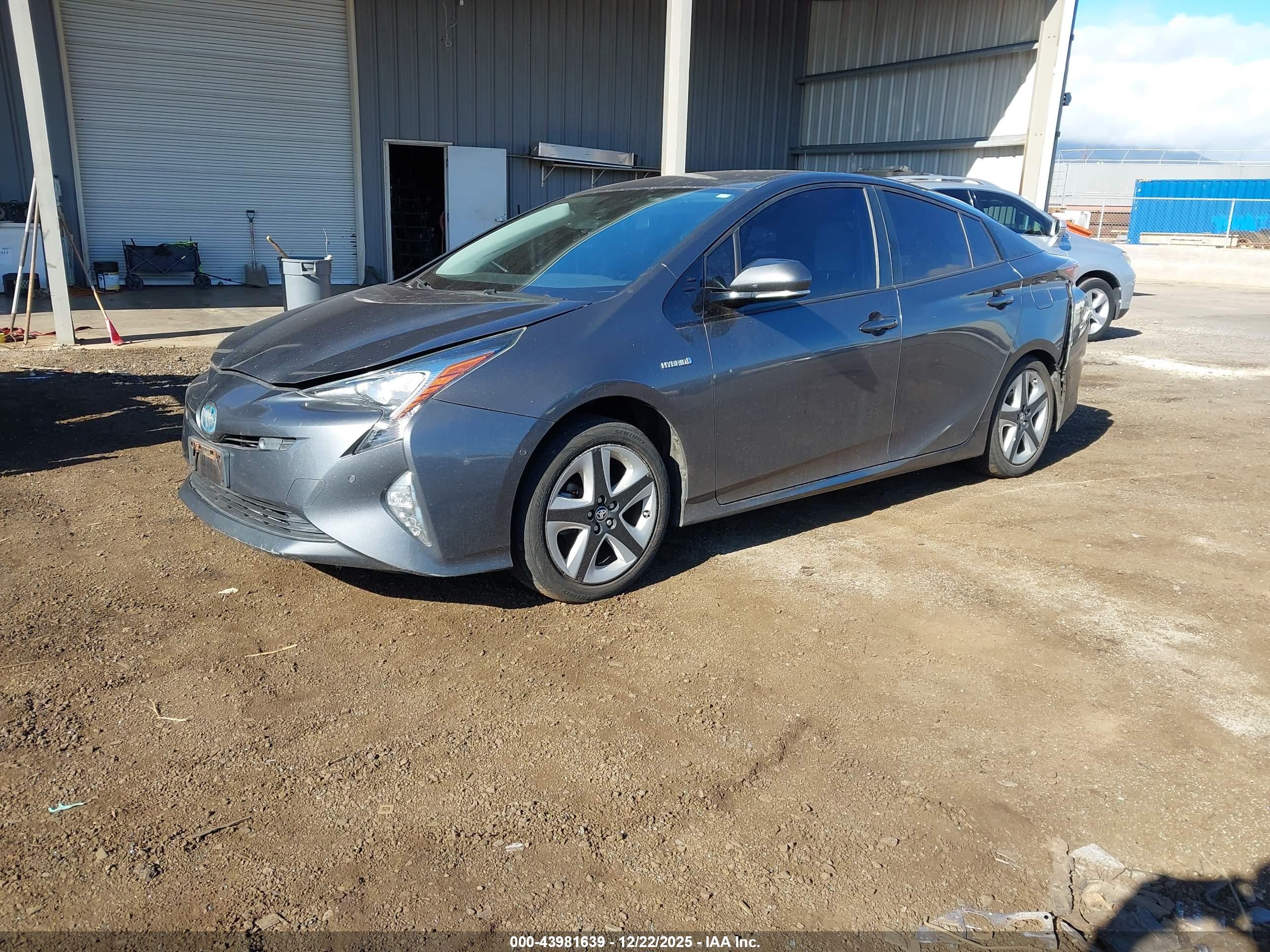 TOYOTA PRIUS image 2