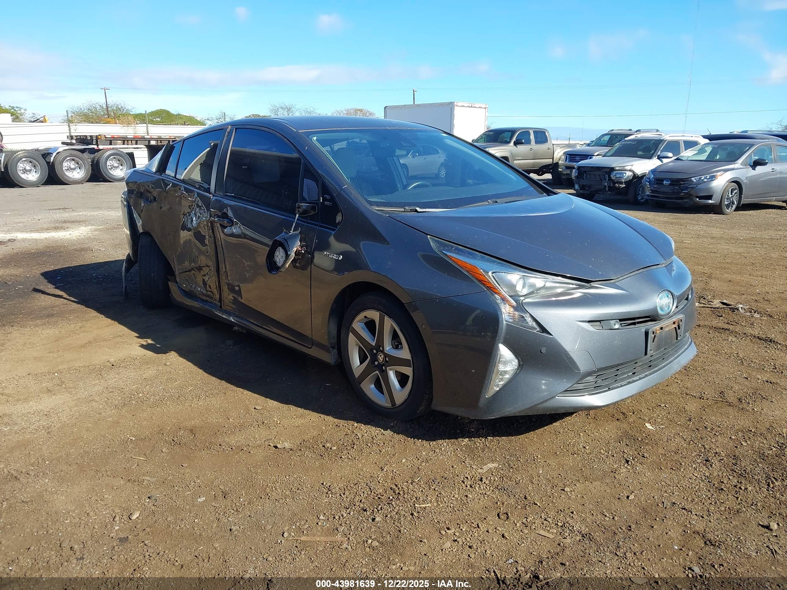 TOYOTA PRIUS image 6