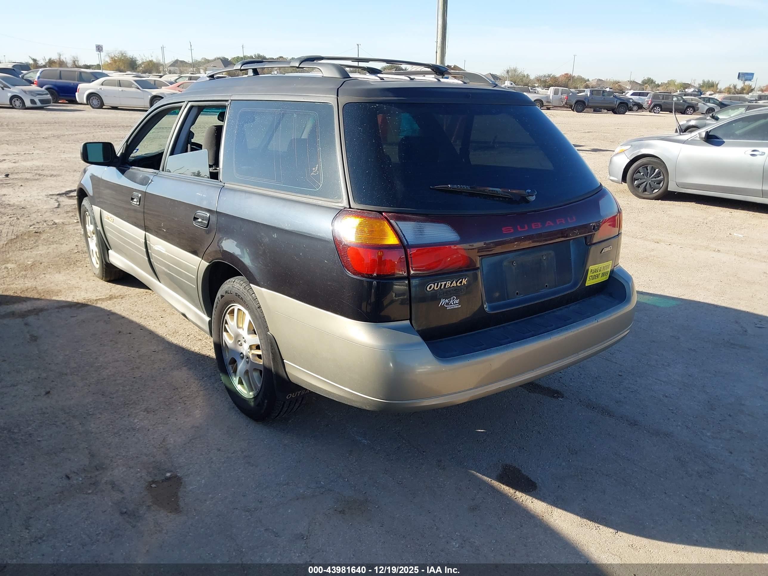 SUBARU OUTBACK image 3