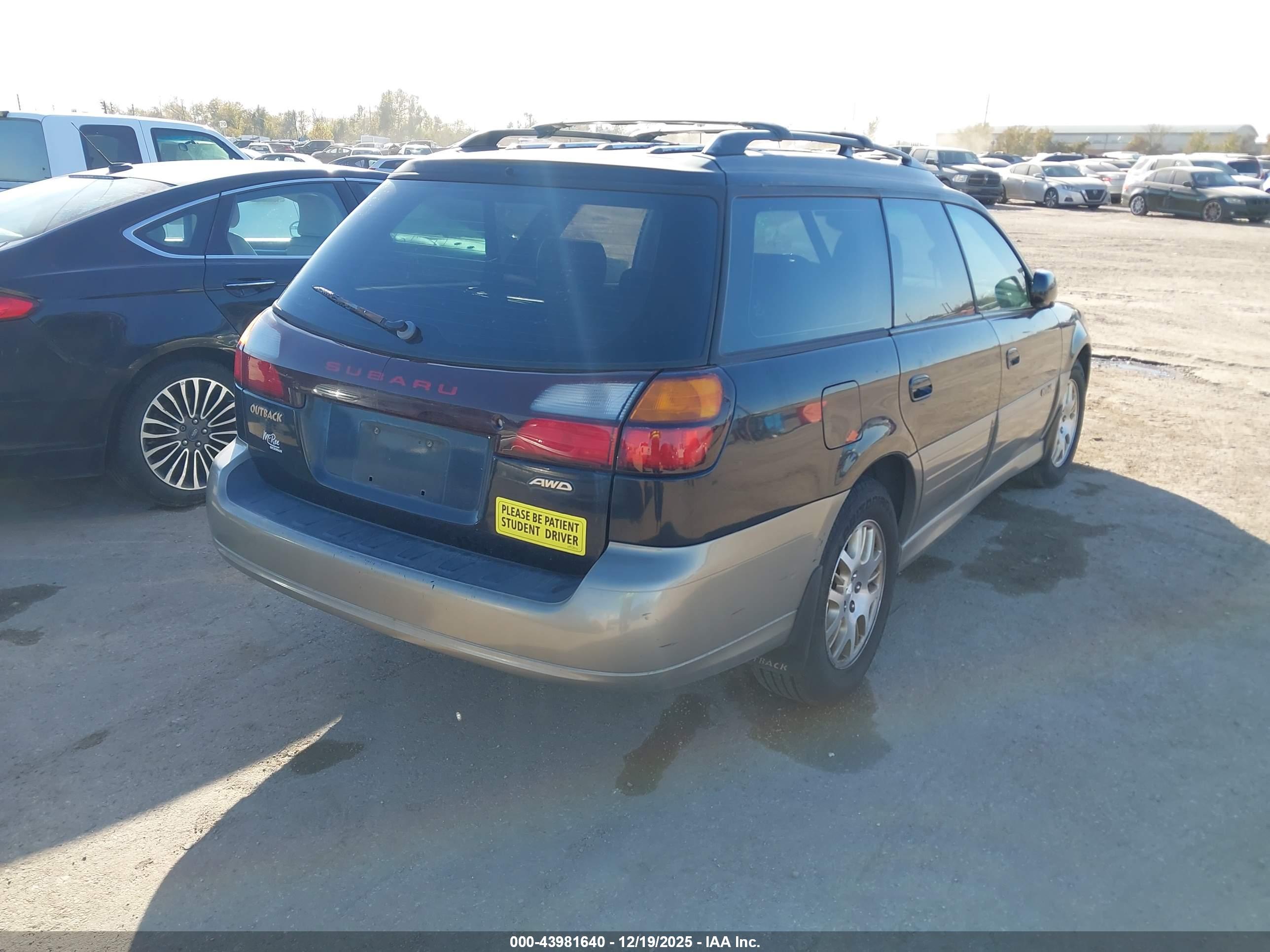 SUBARU OUTBACK image 4