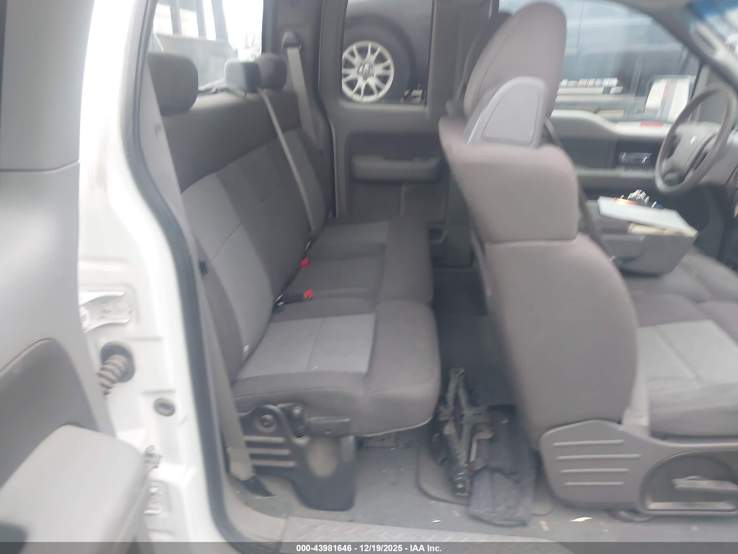 FORD F-150 image 8
