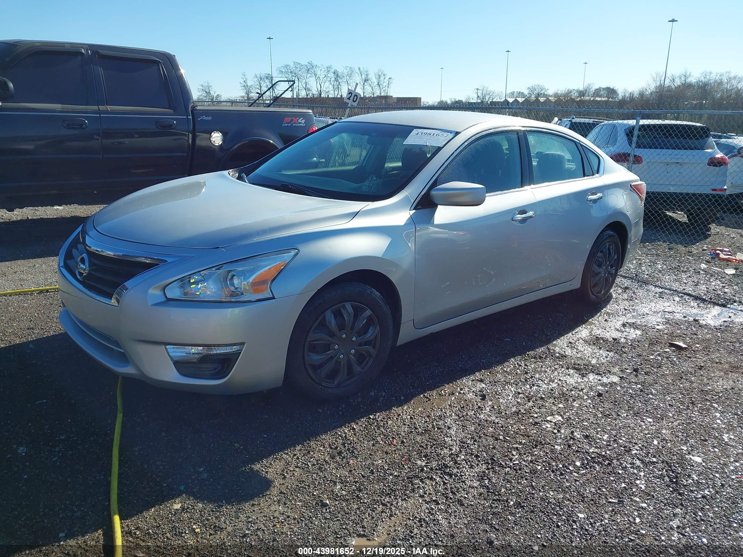 NISSAN ALTIMA image 2